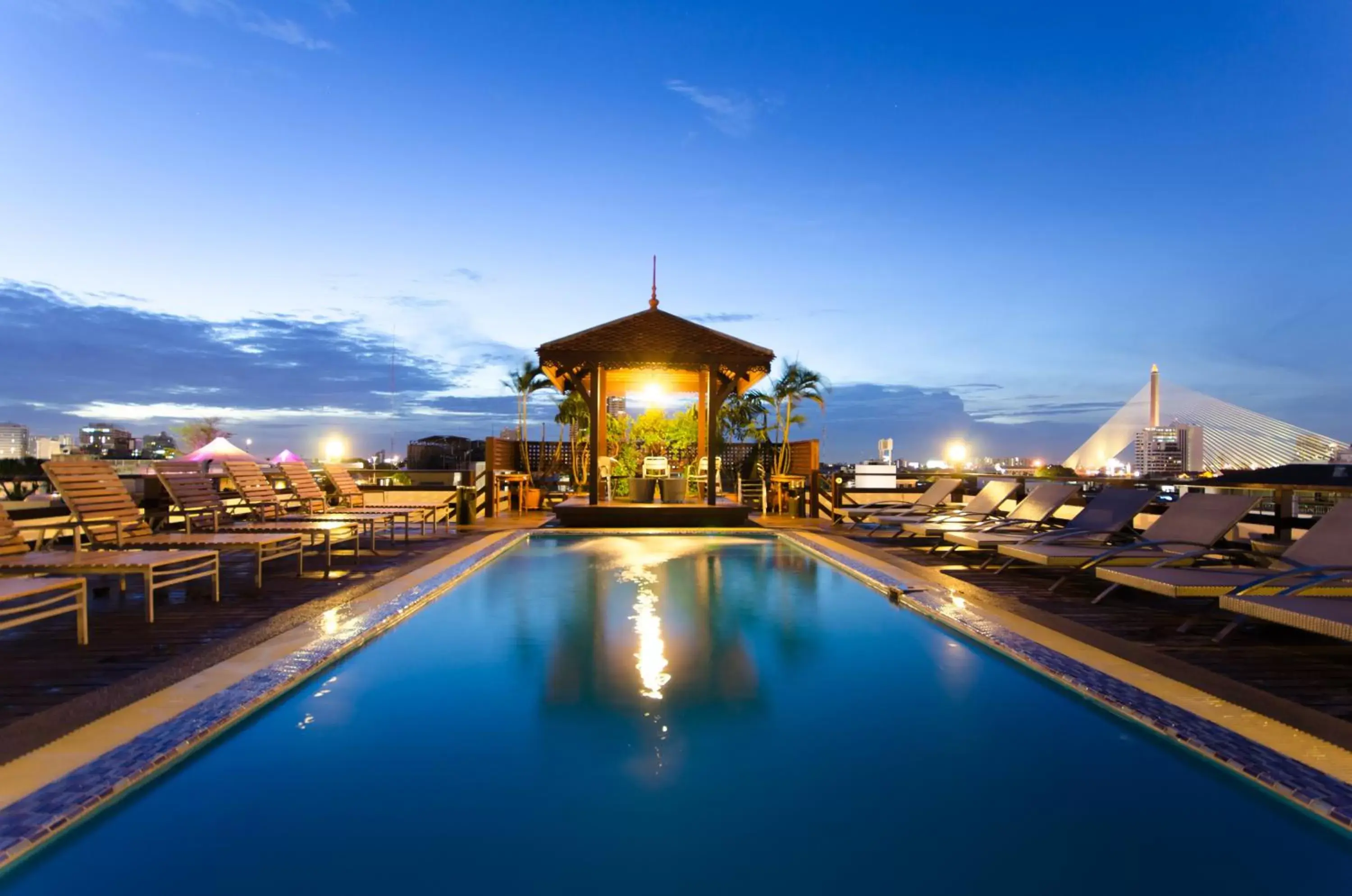 Swimming Pool in Khaosan Palace Hotel - SHA Extra Plus