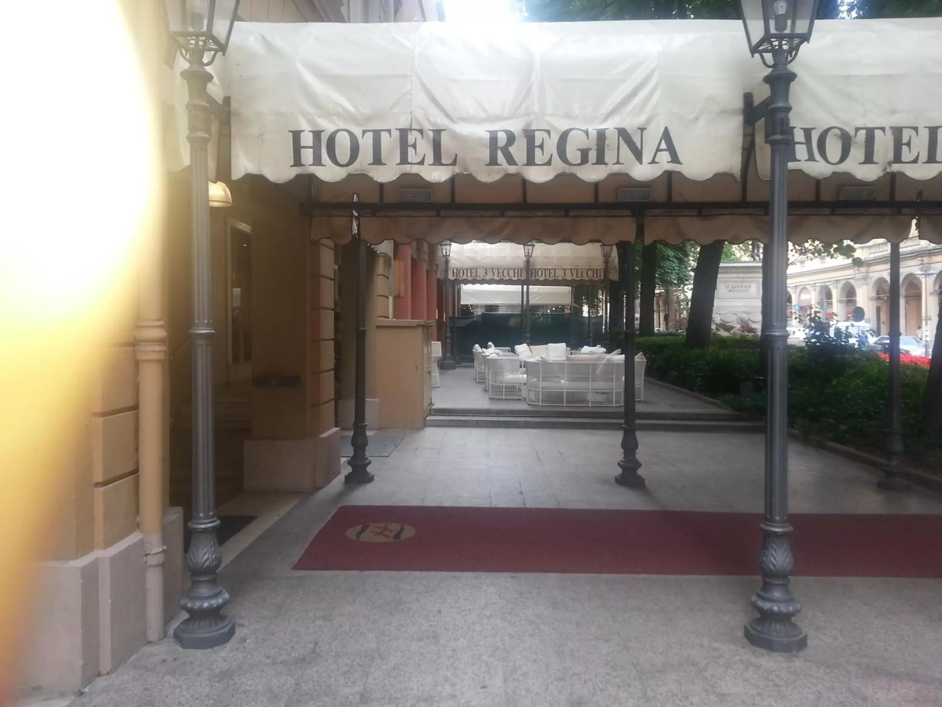 Facade/entrance in Zanhotel Regina