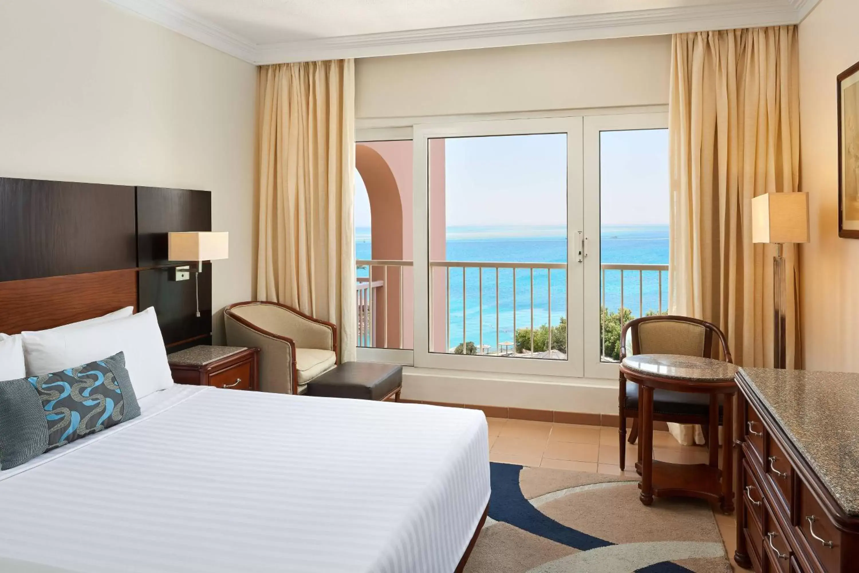 Photo of the whole room, Sea View in Hurghada Marriott Red Sea Beach Resort