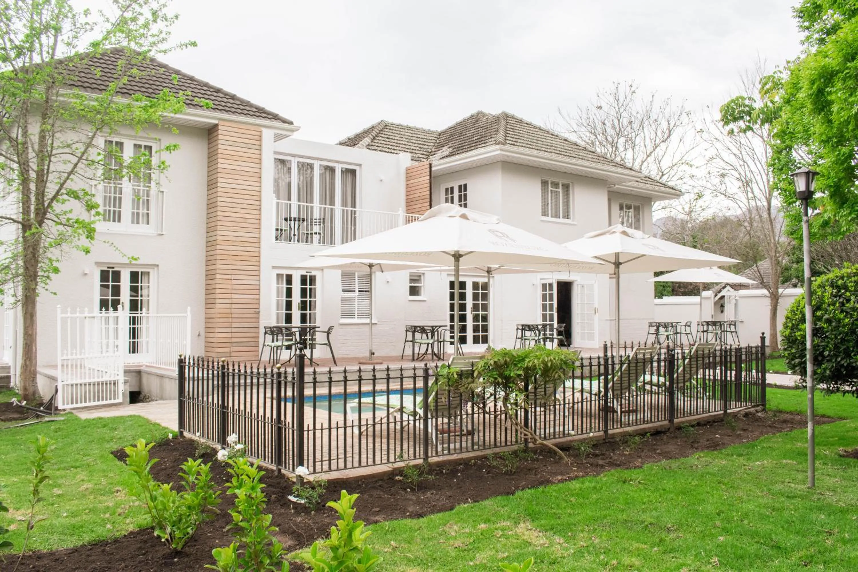 Rozenburg Guest House