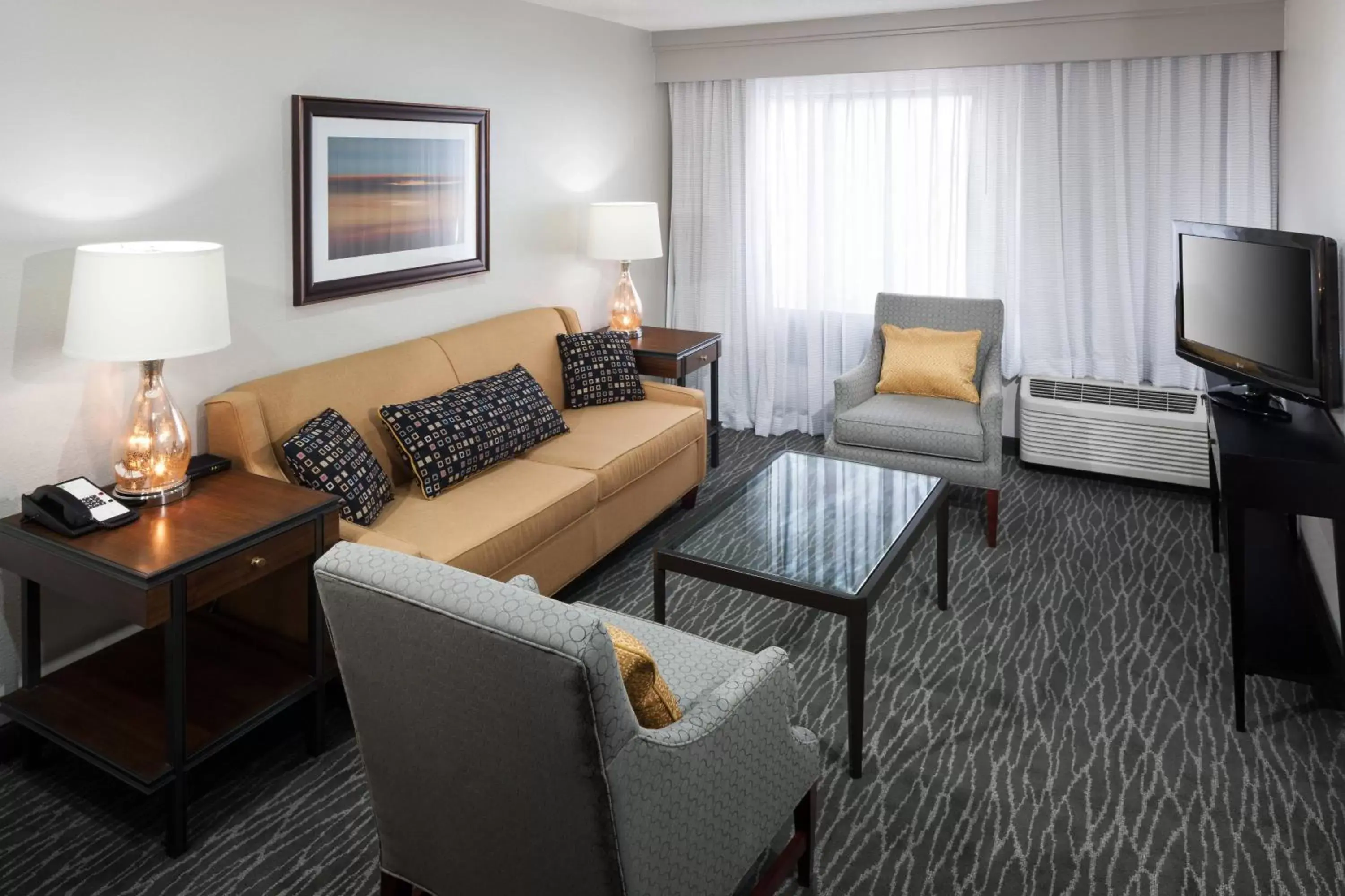 Living room, Seating Area in Courtyard by Marriott Waco