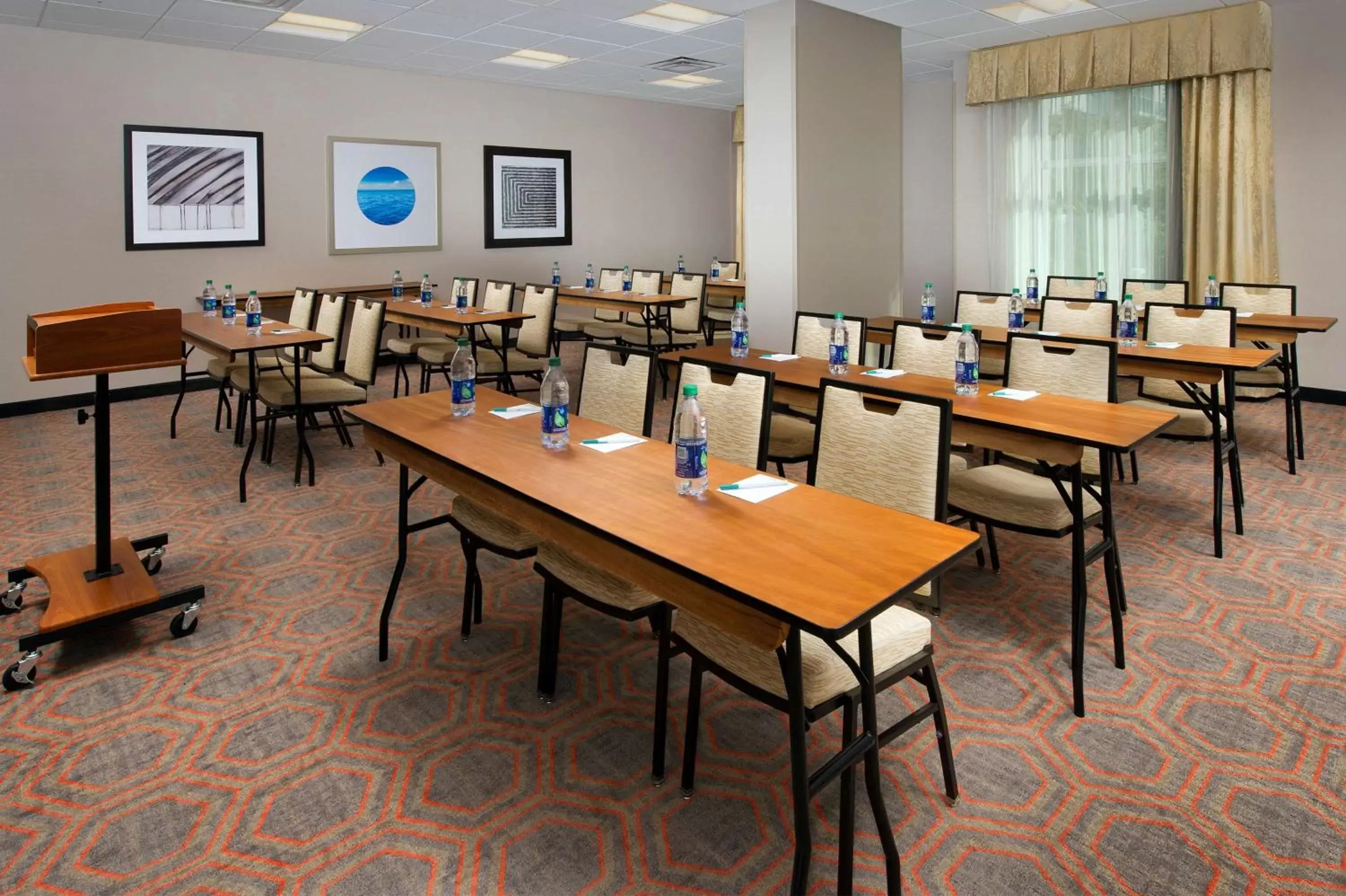 Meeting/conference room, Restaurant/Places to Eat in Homewood Suites by Hilton Miami Downtown/Brickell