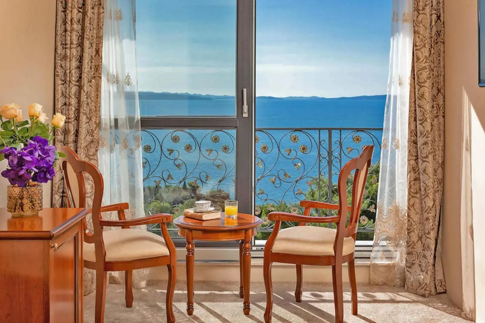 Sea view, Dining Area in Hotel Cvita