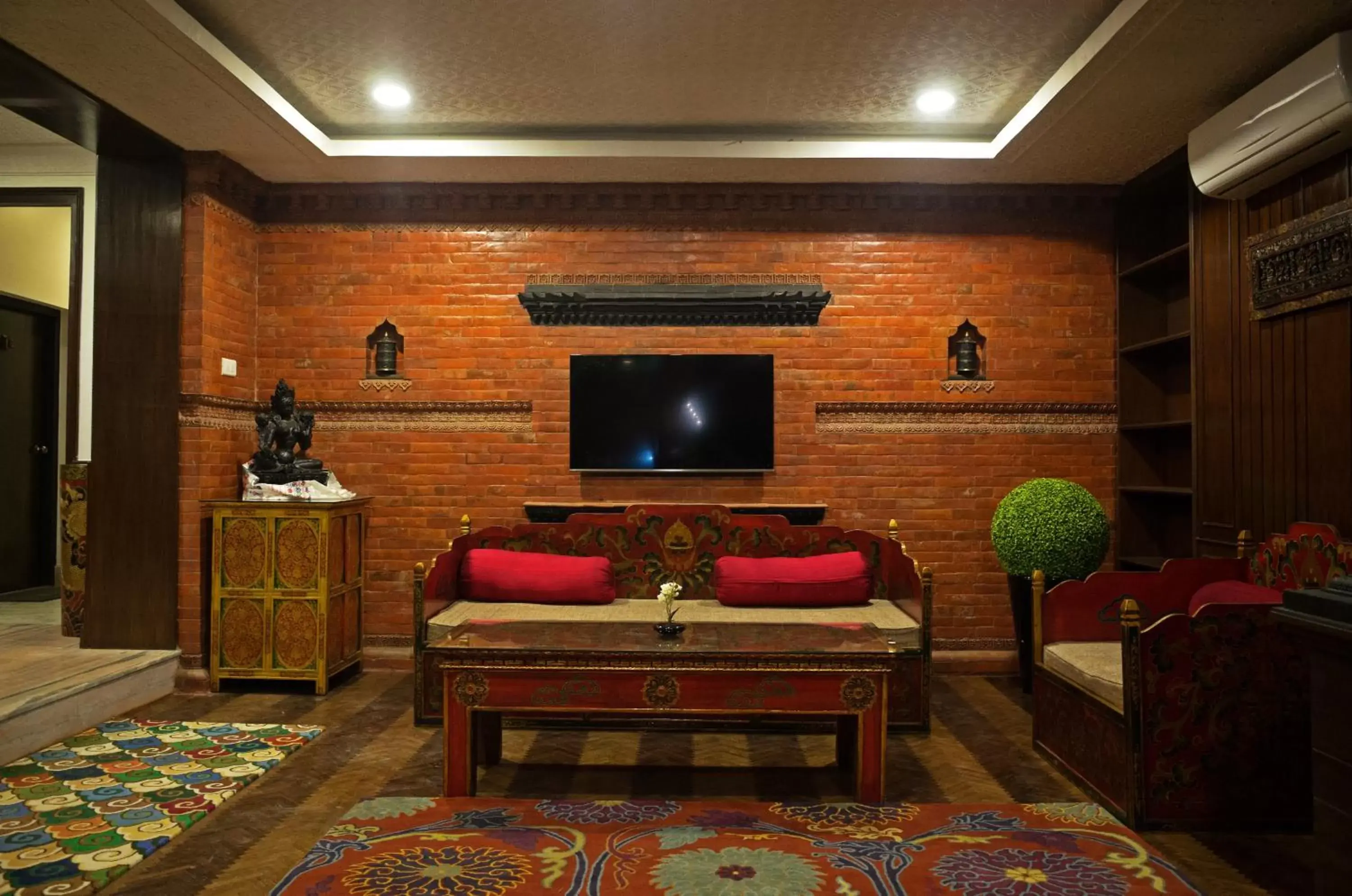 Lobby or reception, TV/Entertainment Center in Dalai-La Boutique Hotel