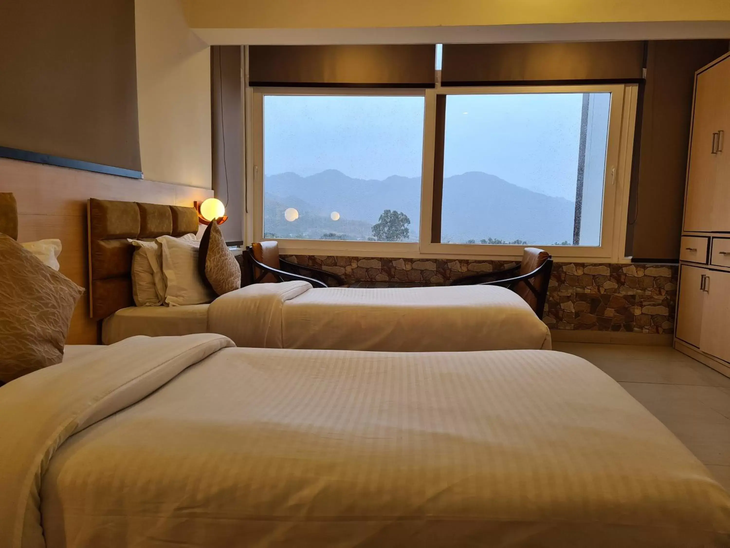 View (from property/room), Bed in Hotel Rajpur Heights