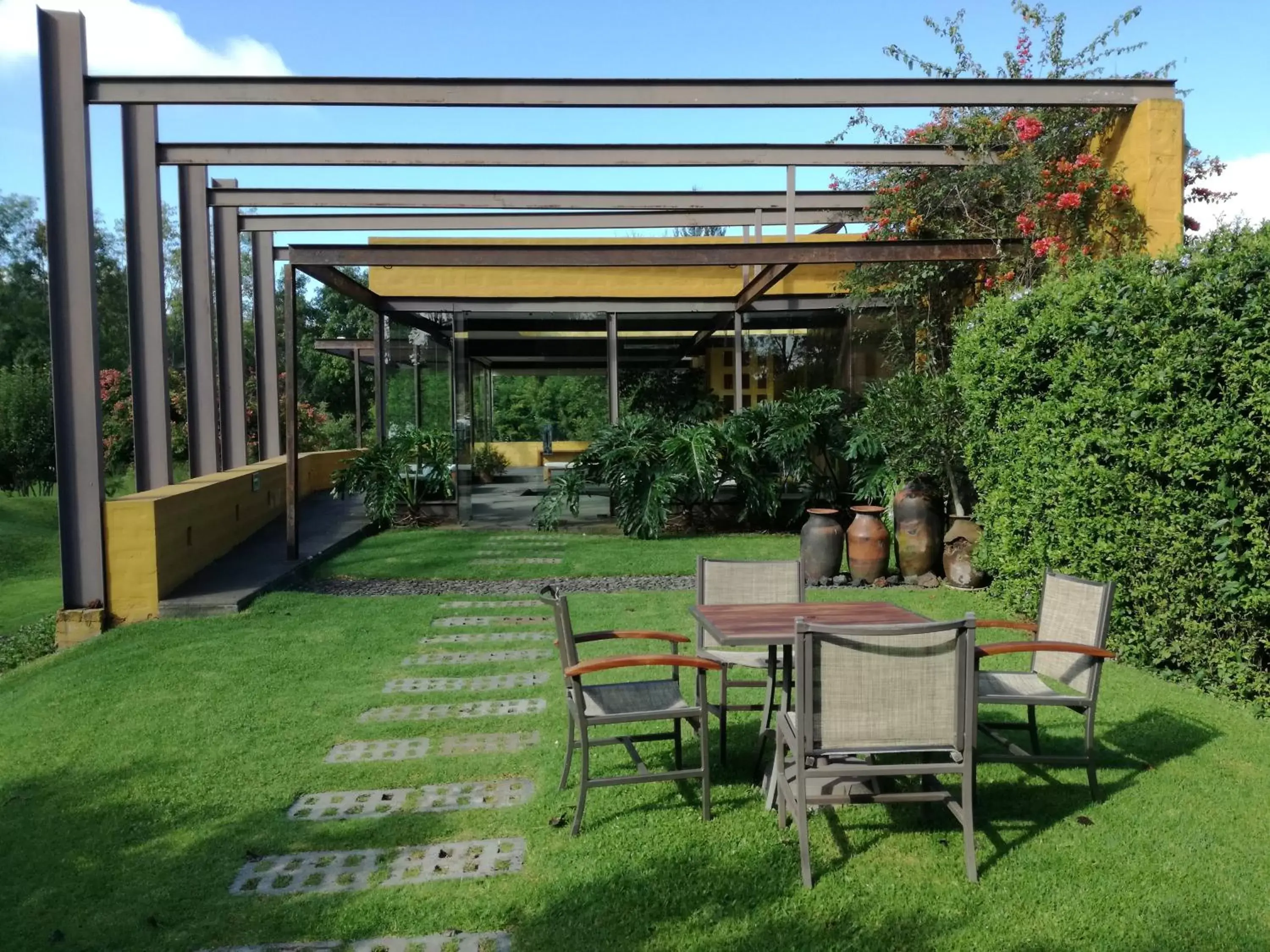 Swimming pool in Hotel Casa en el Campo