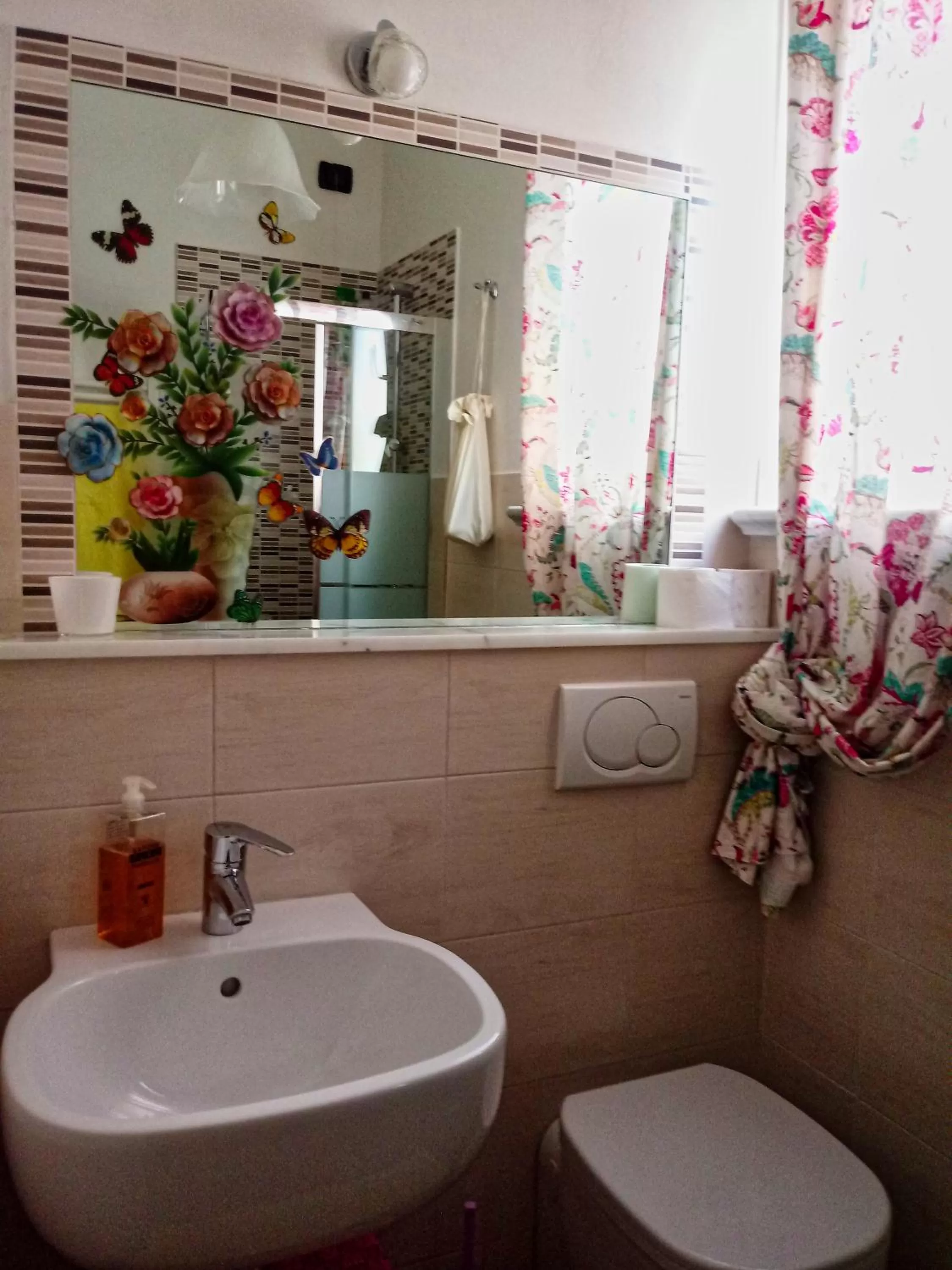 Toilet in Sally's B&B