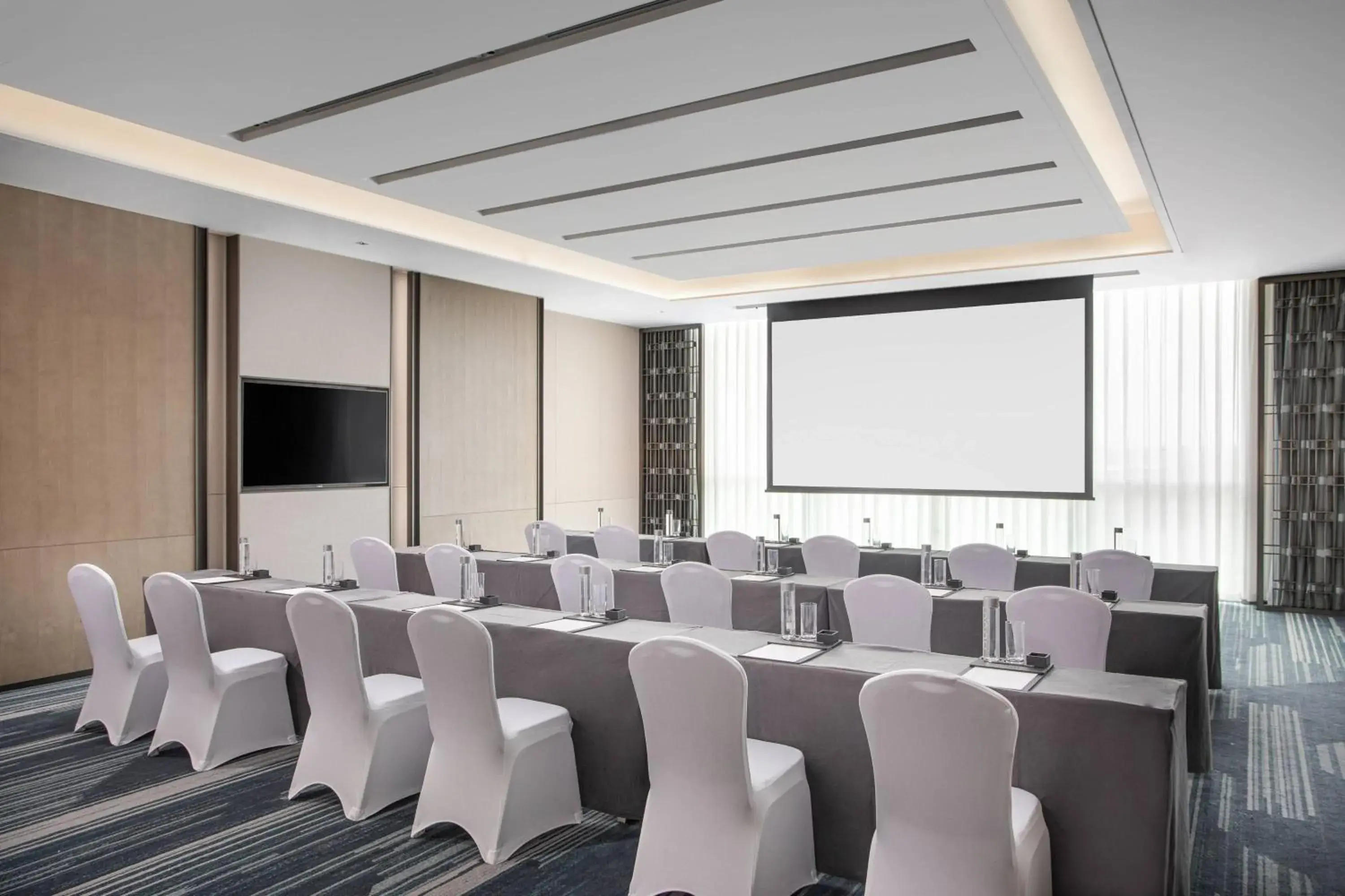 Meeting/conference room in Courtyard by Marriott Chengdu South