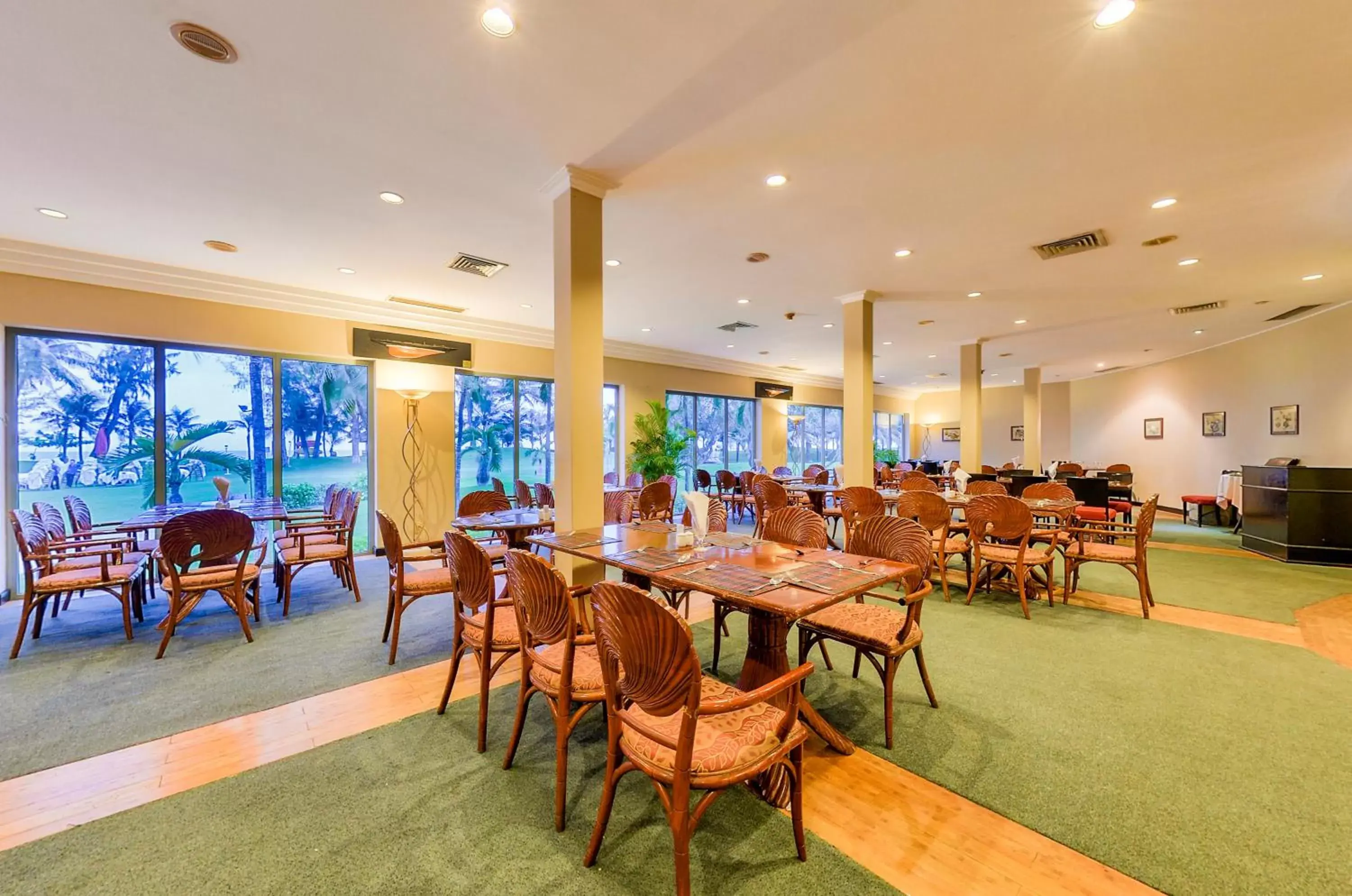 Restaurant/Places to Eat in Phan Thiet Ocean Dunes Resort