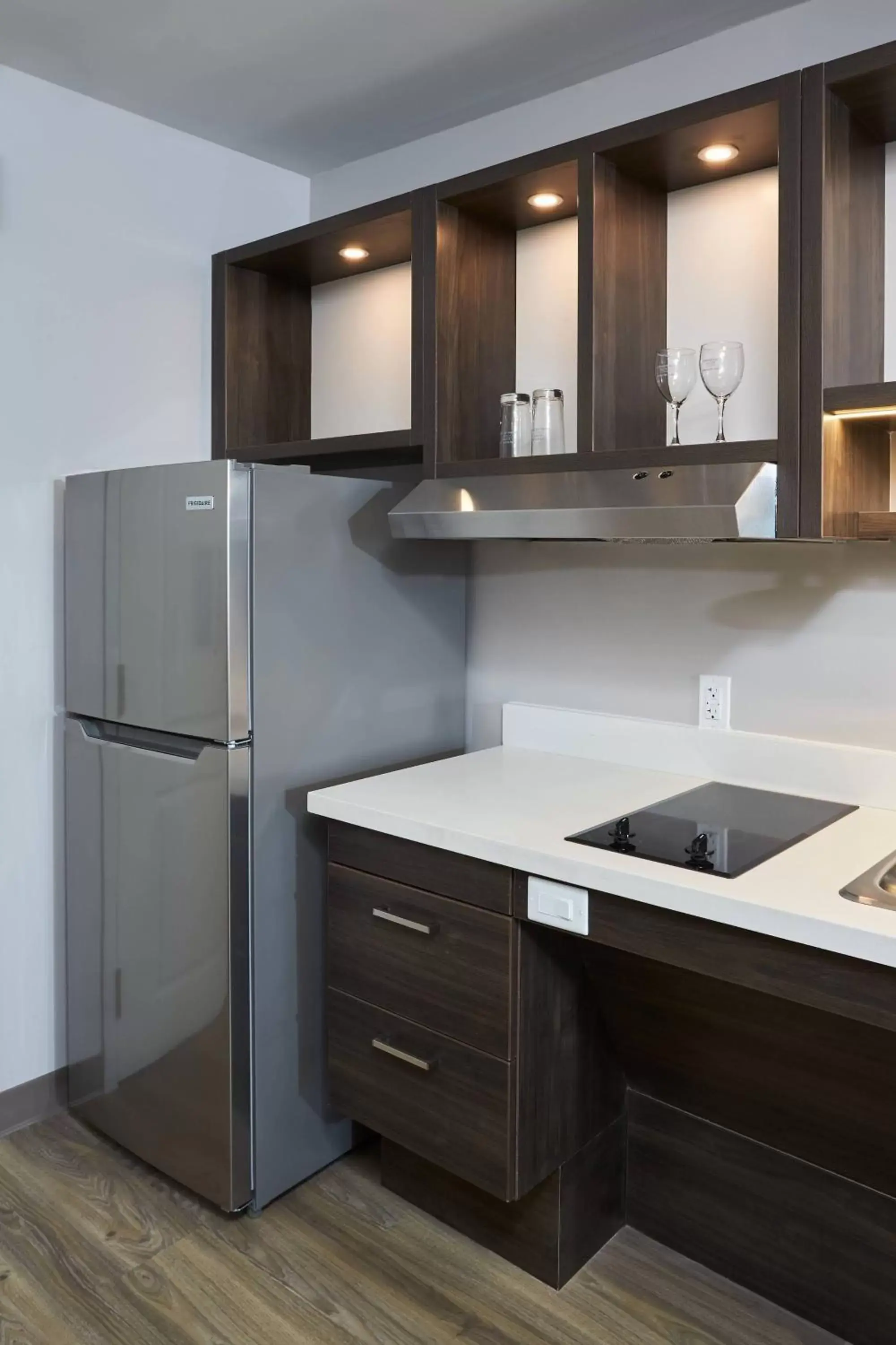 Kitchen or kitchenette, Kitchen/Kitchenette in TownePlace Suites by Marriott Hamilton