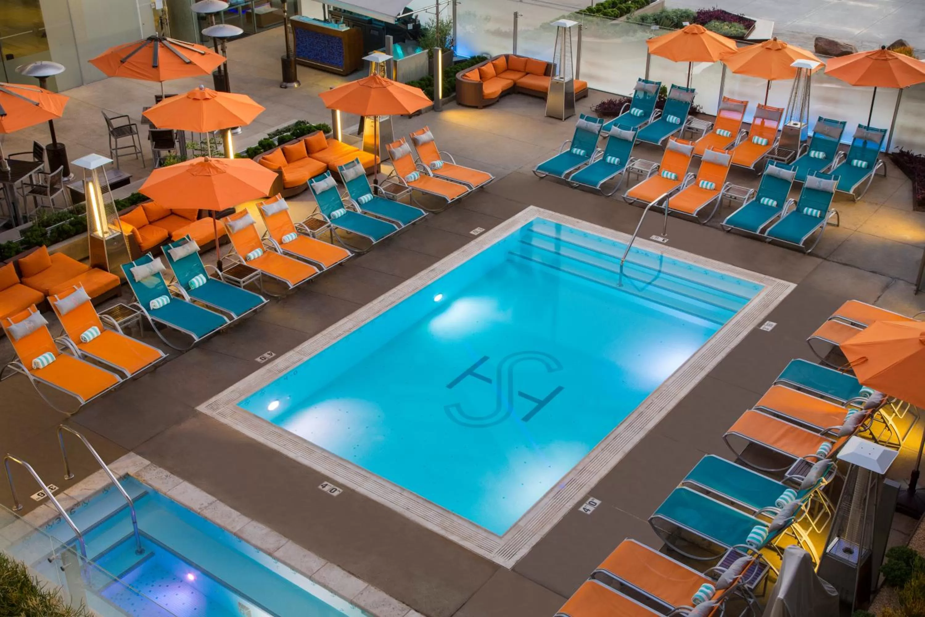 Pool view in Shore Hotel