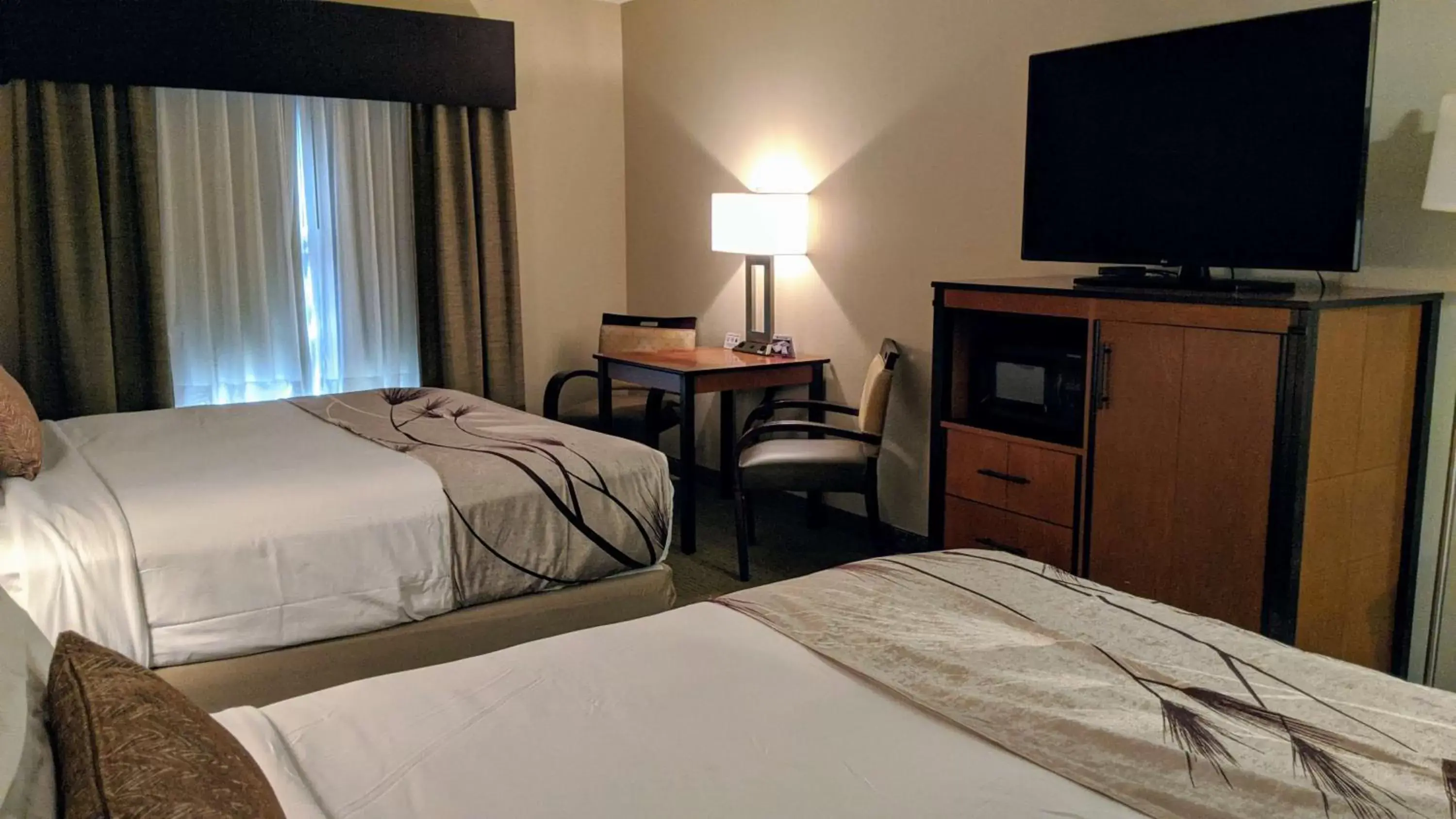 Photo of the whole room, Bed in Best Western Plus Bend North