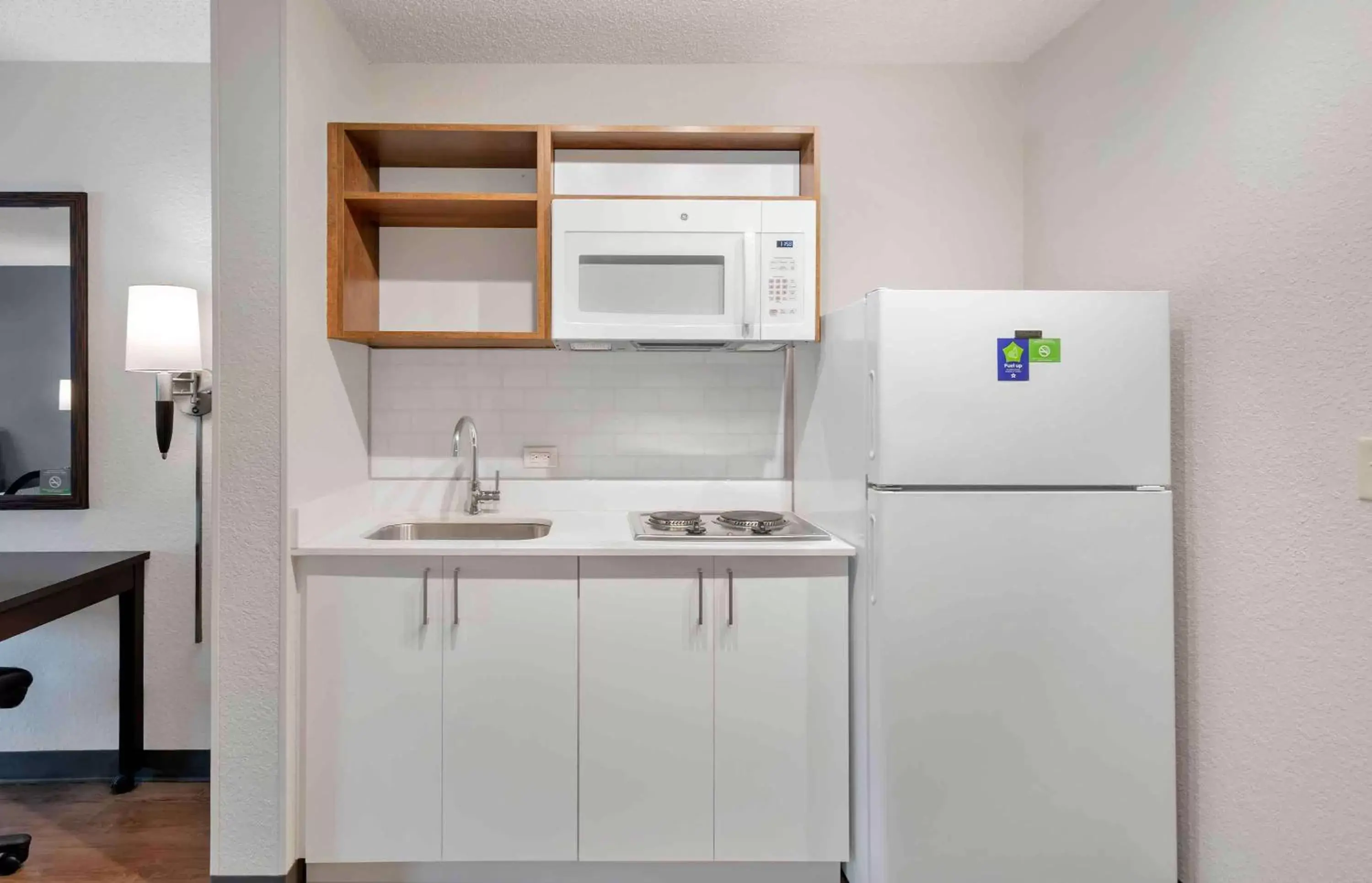 Bedroom, Kitchen/Kitchenette in Extended Stay America Premier Suites - Miami - Downtown Brickell - Cruise Port