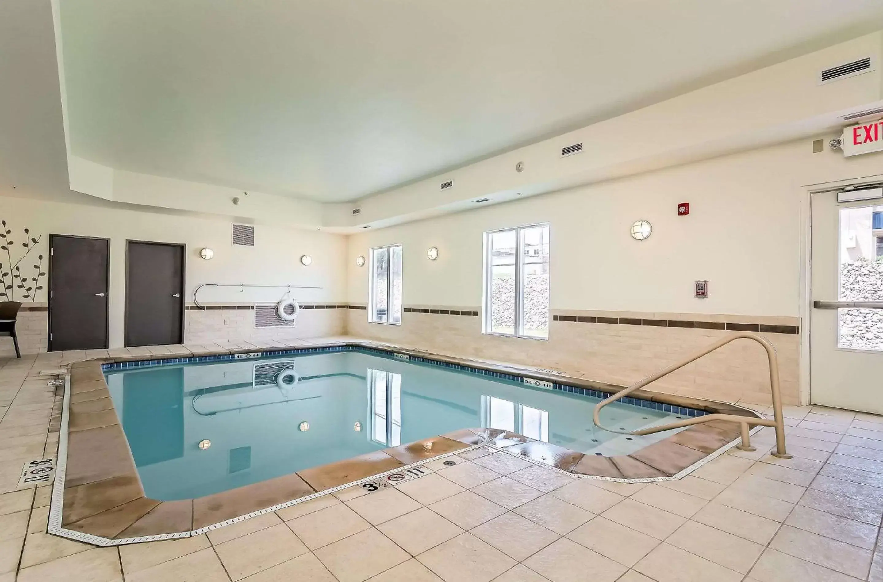 Activities, Swimming Pool in Sleep Inn & Suites - Fort Scott