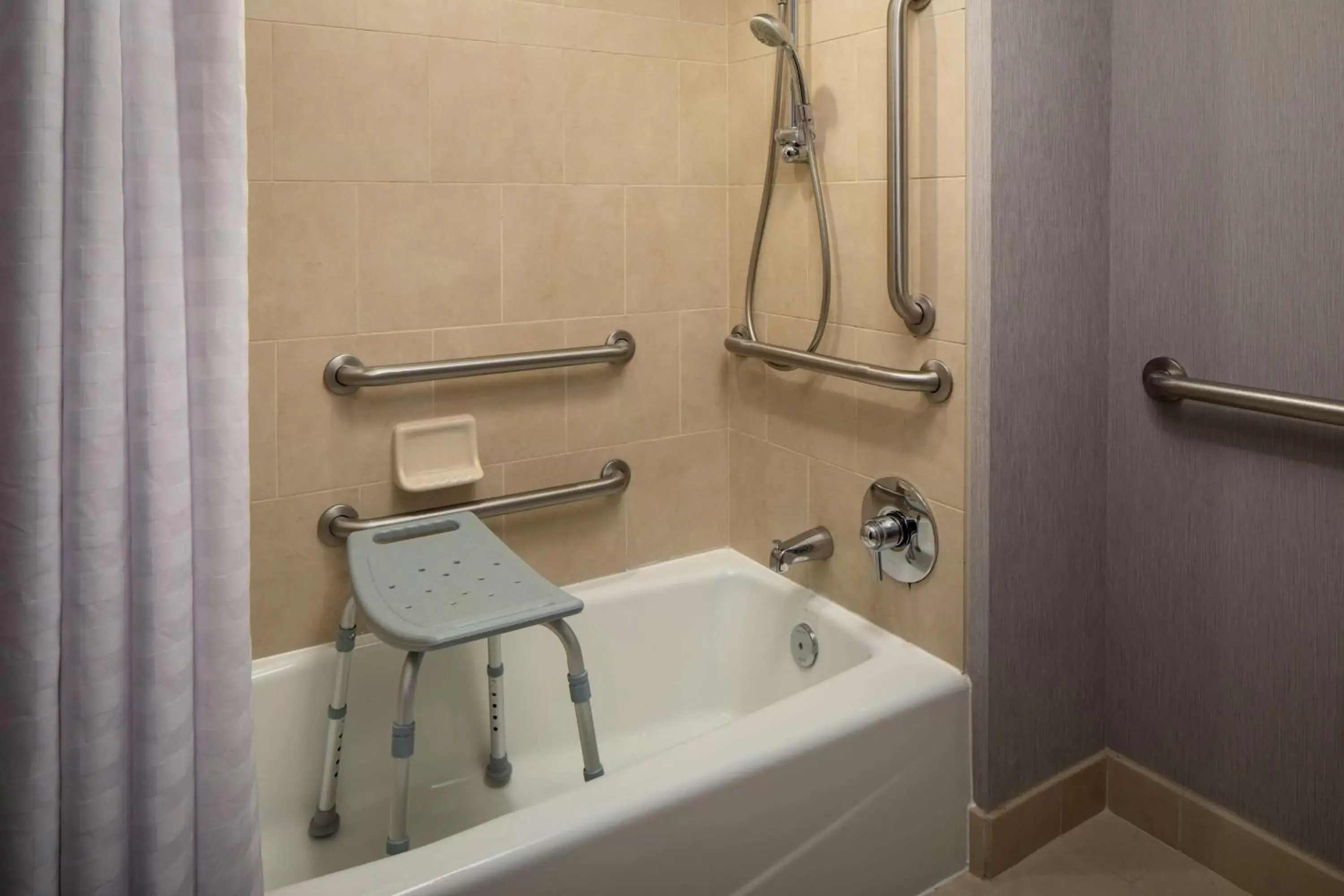 Bedroom, Bathroom in Hyatt Place Uncasville - Casino Area