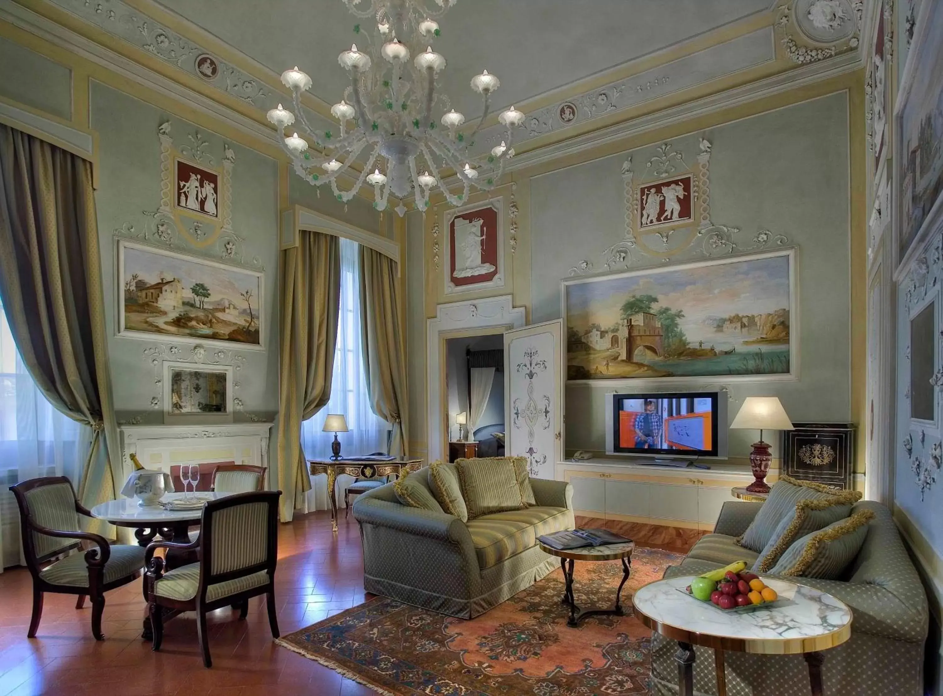 Living room, Seating Area in Villa Olmi Firenze
