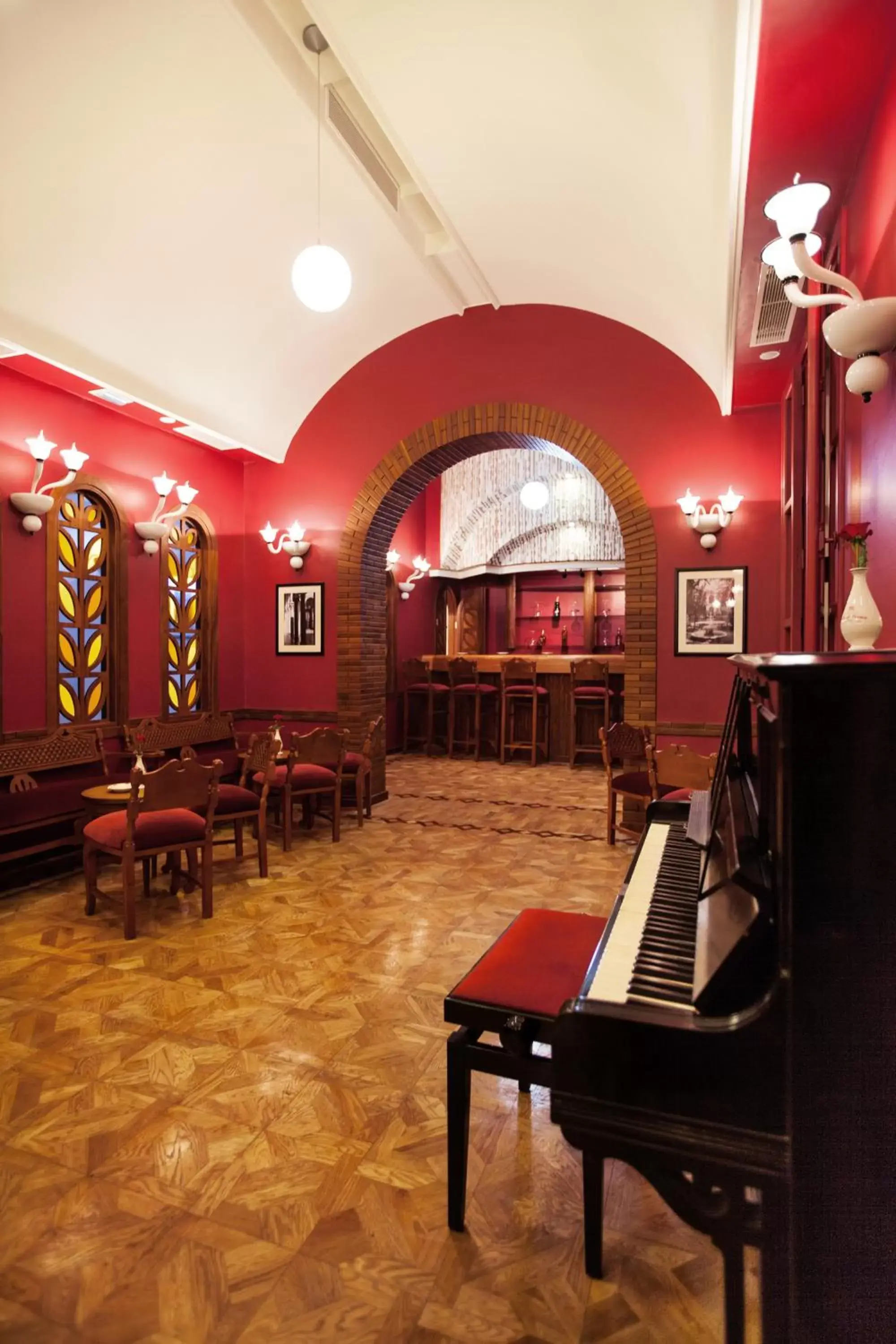 Lounge or bar in Grand Hotel Villa de France
