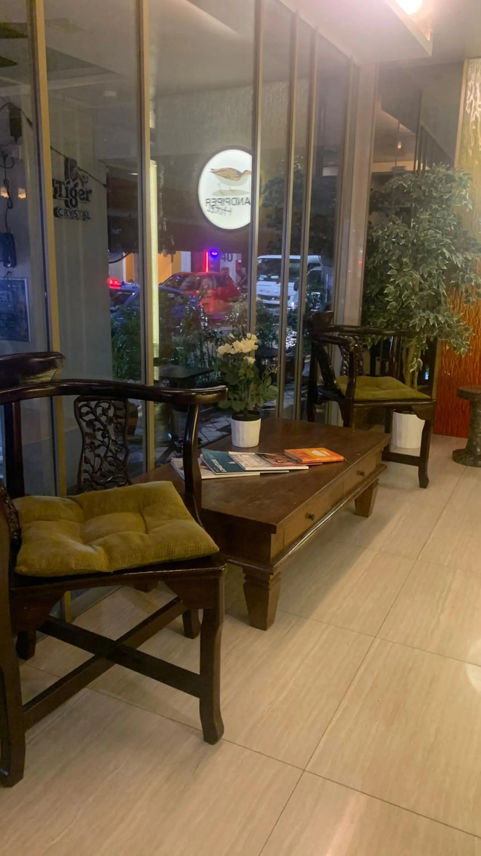 Seating area in Sandpiper Hotel Singapore