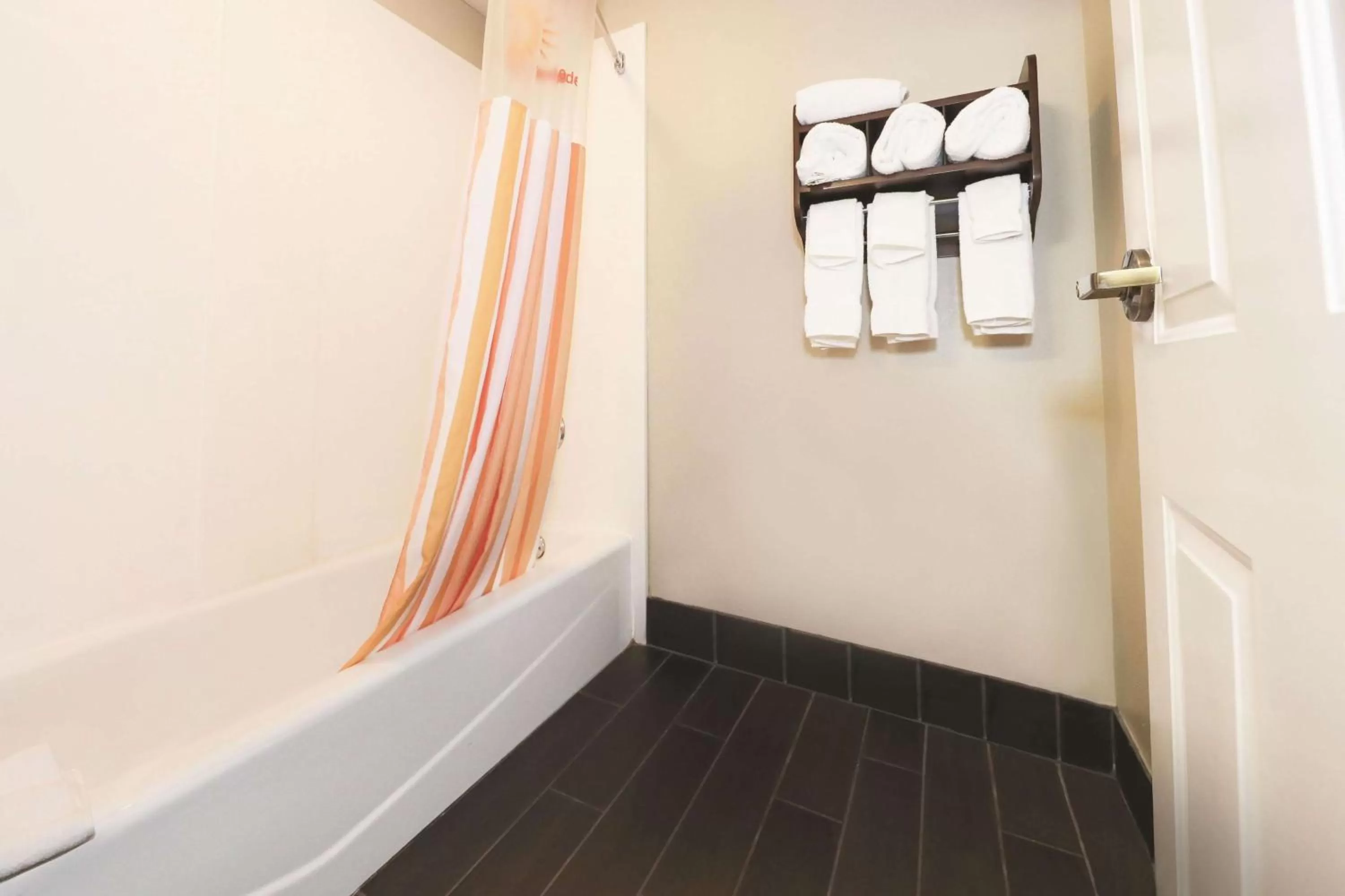 Photo of the whole room in La Quinta Inn by Wyndham Sandusky near Cedar Point