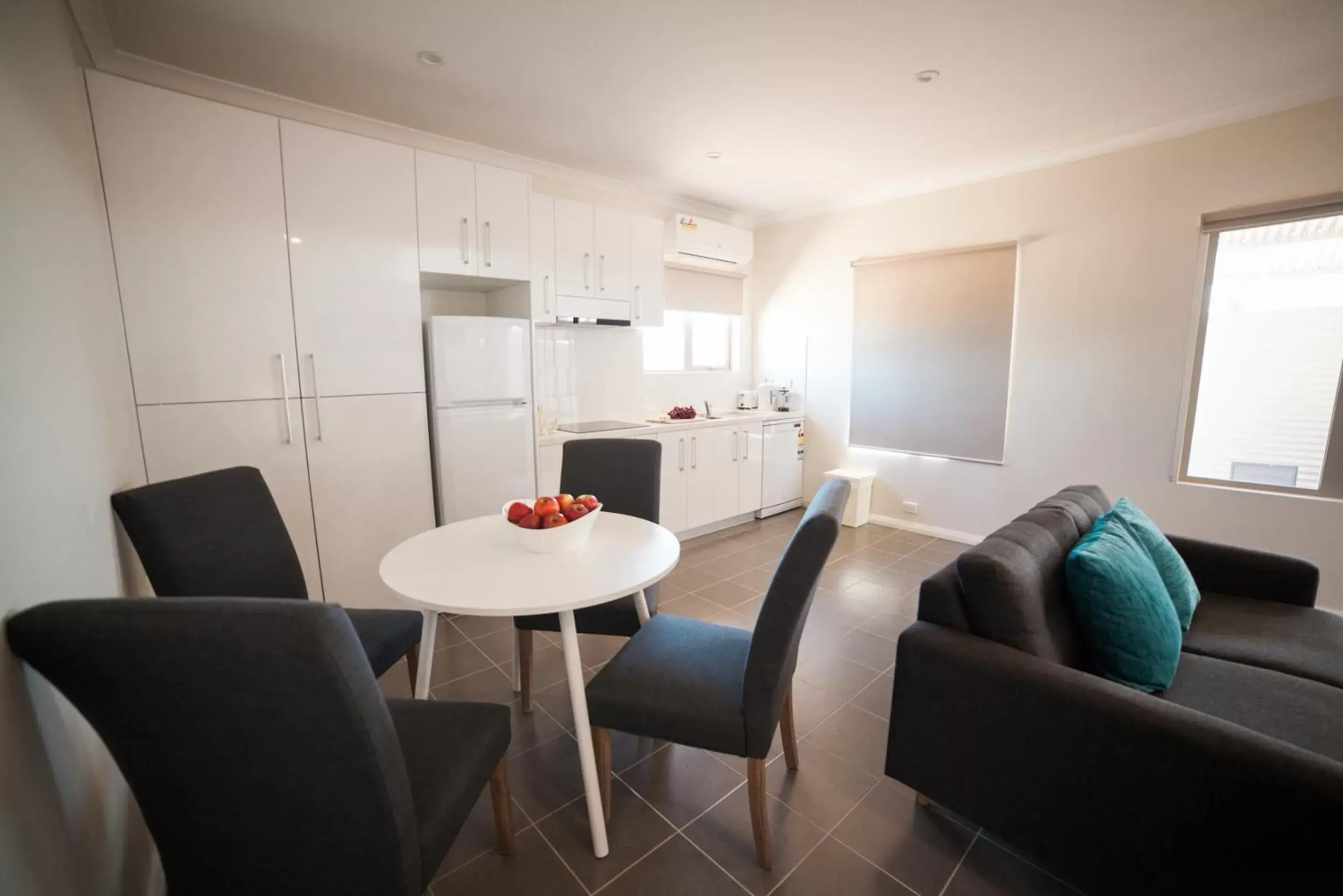 Kitchen or kitchenette, Seating Area in Exmouth Escape Resort