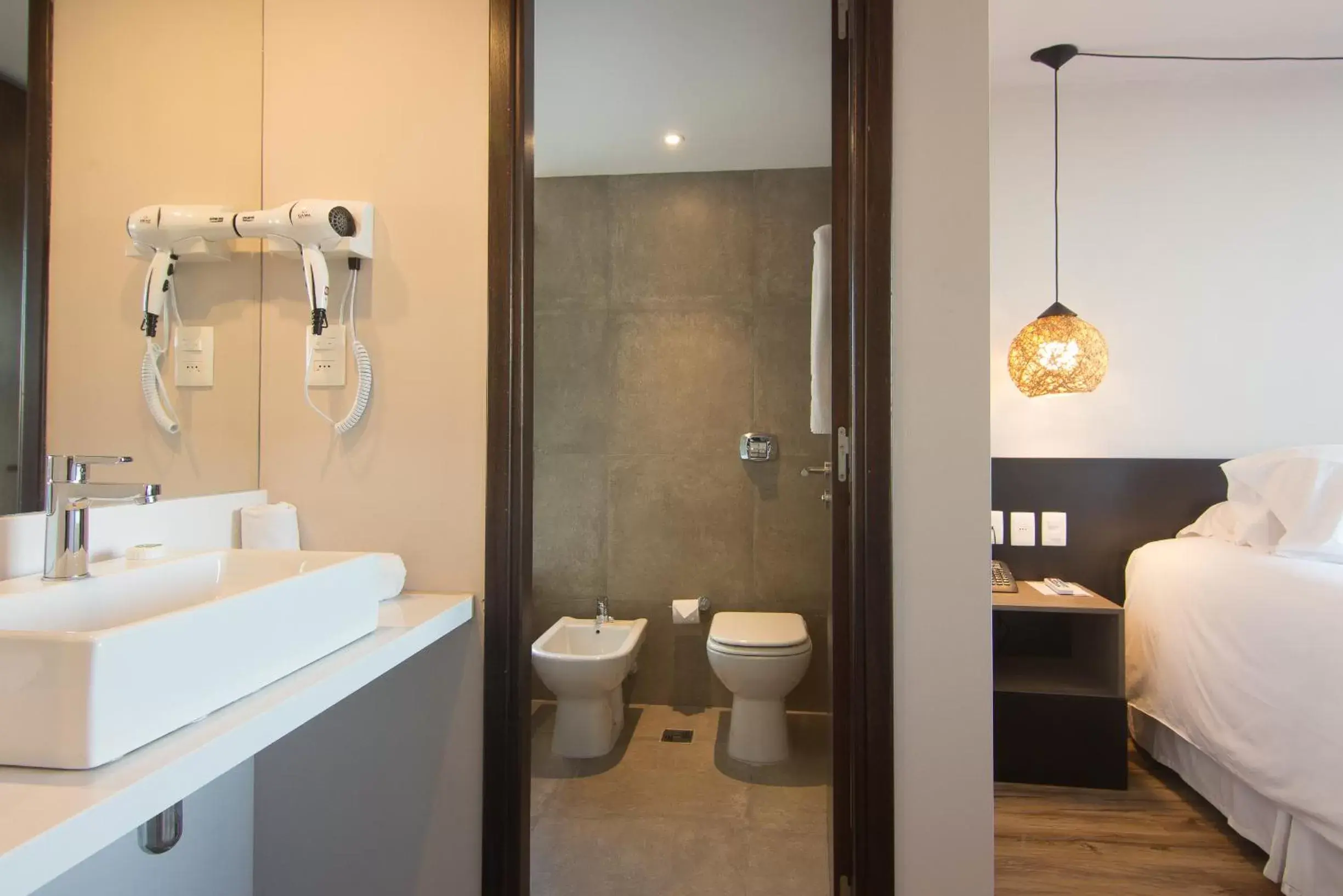 Toilet, Bathroom in Hotel Ciudadano Suites