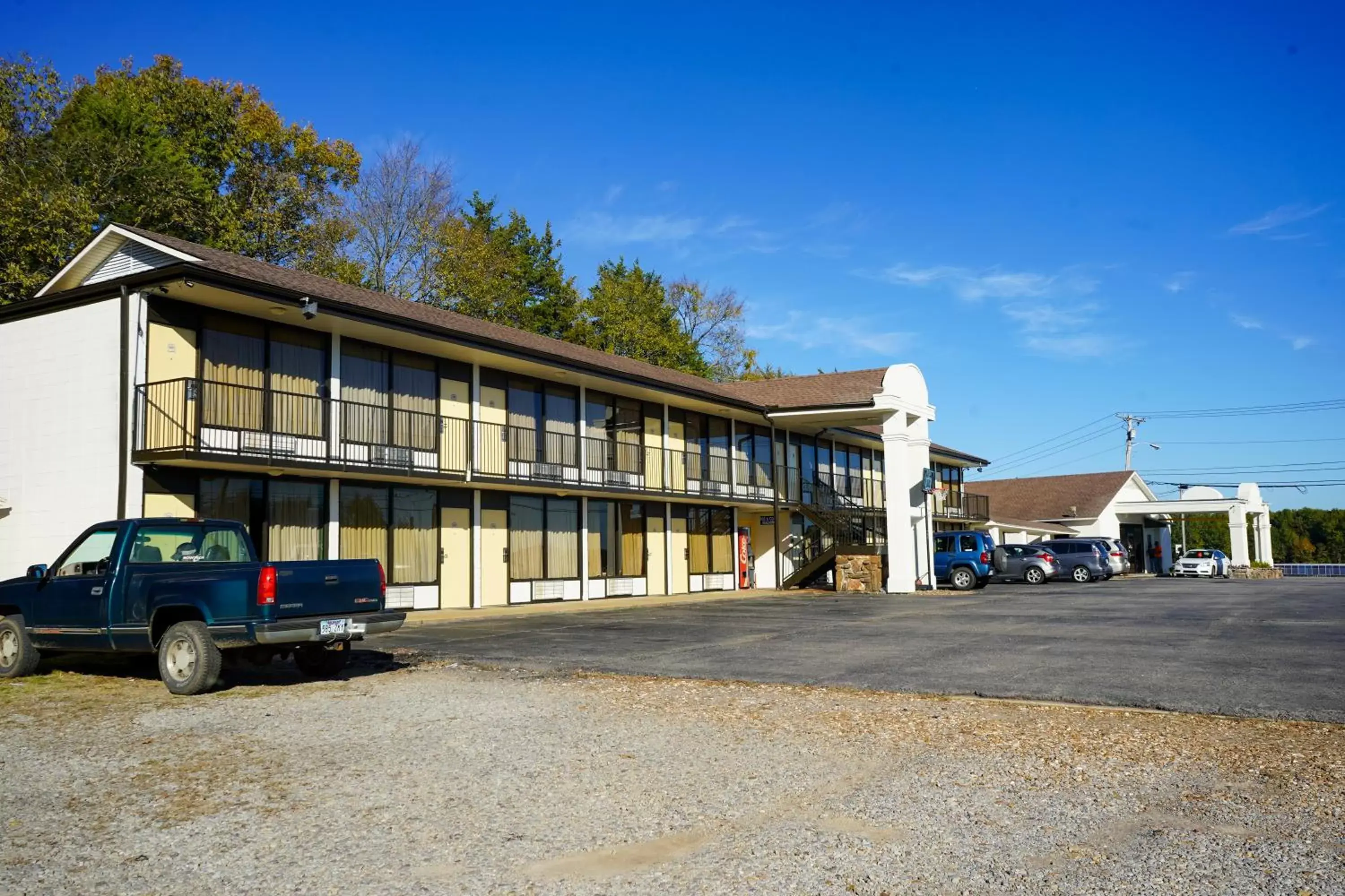 Property Building in Sunset Inn Clarksville