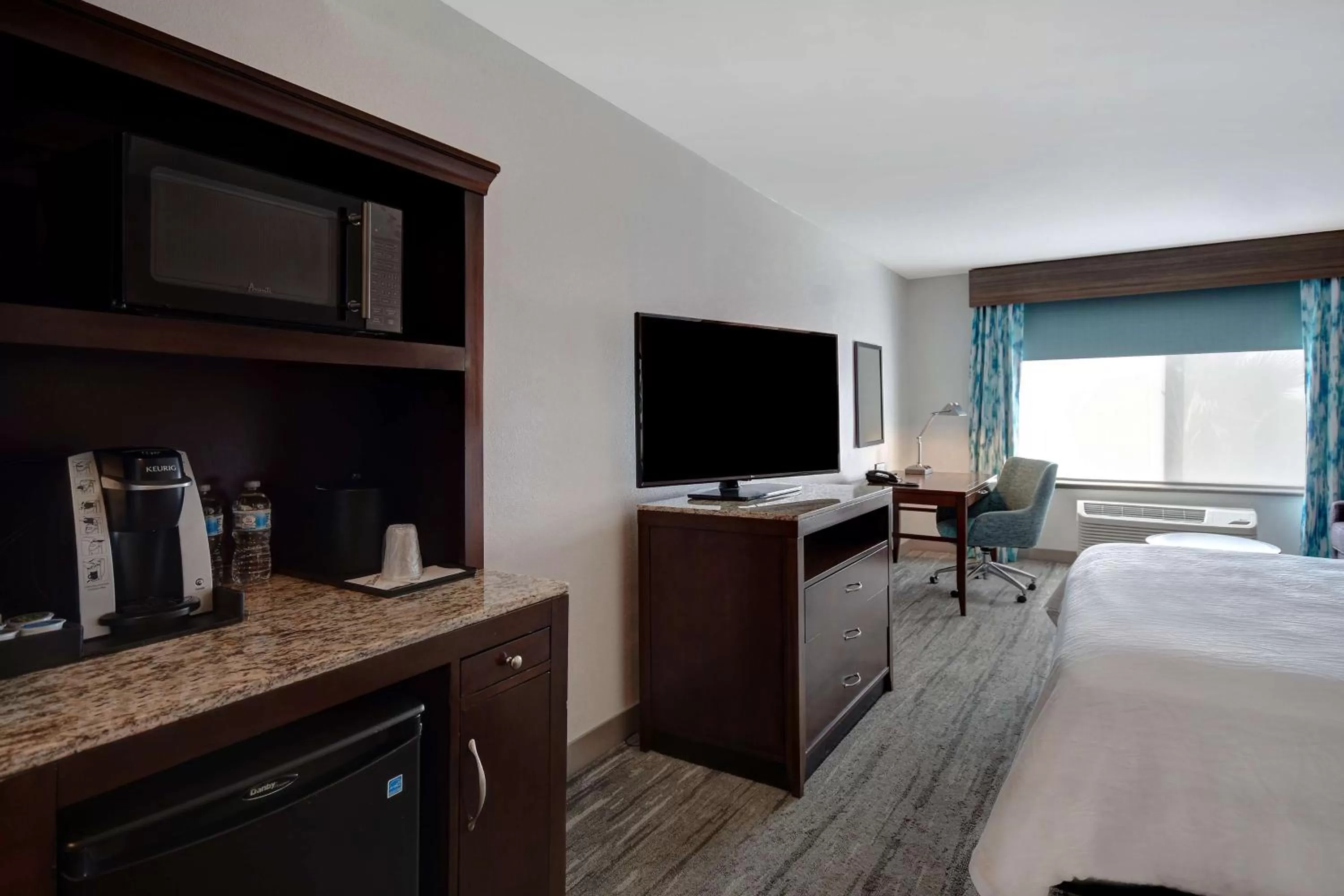 Bedroom, Bed in Hilton Garden Inn Fort Myers