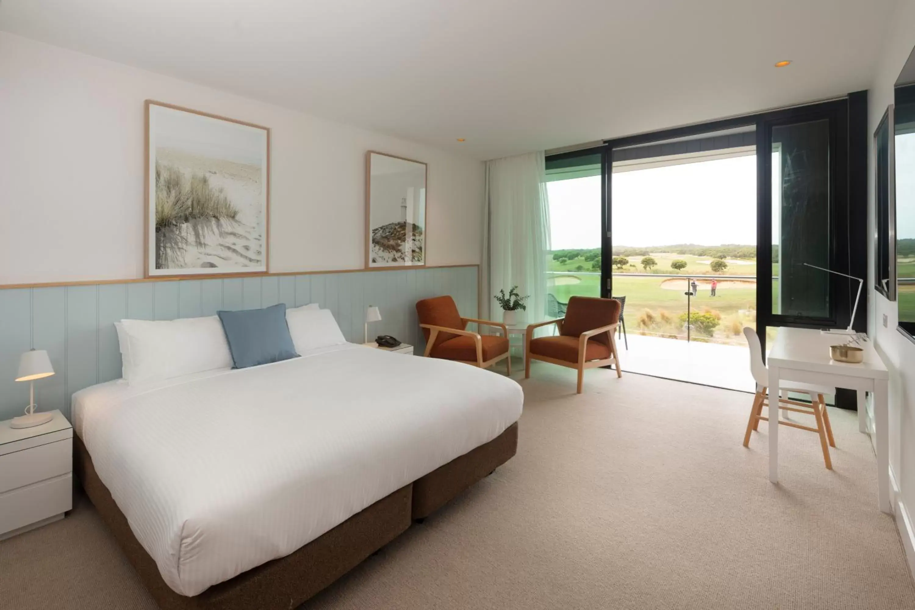 Photo of the whole room, Bed in The Sands Torquay Photo of the whole room, Bed in The Sands Torquay