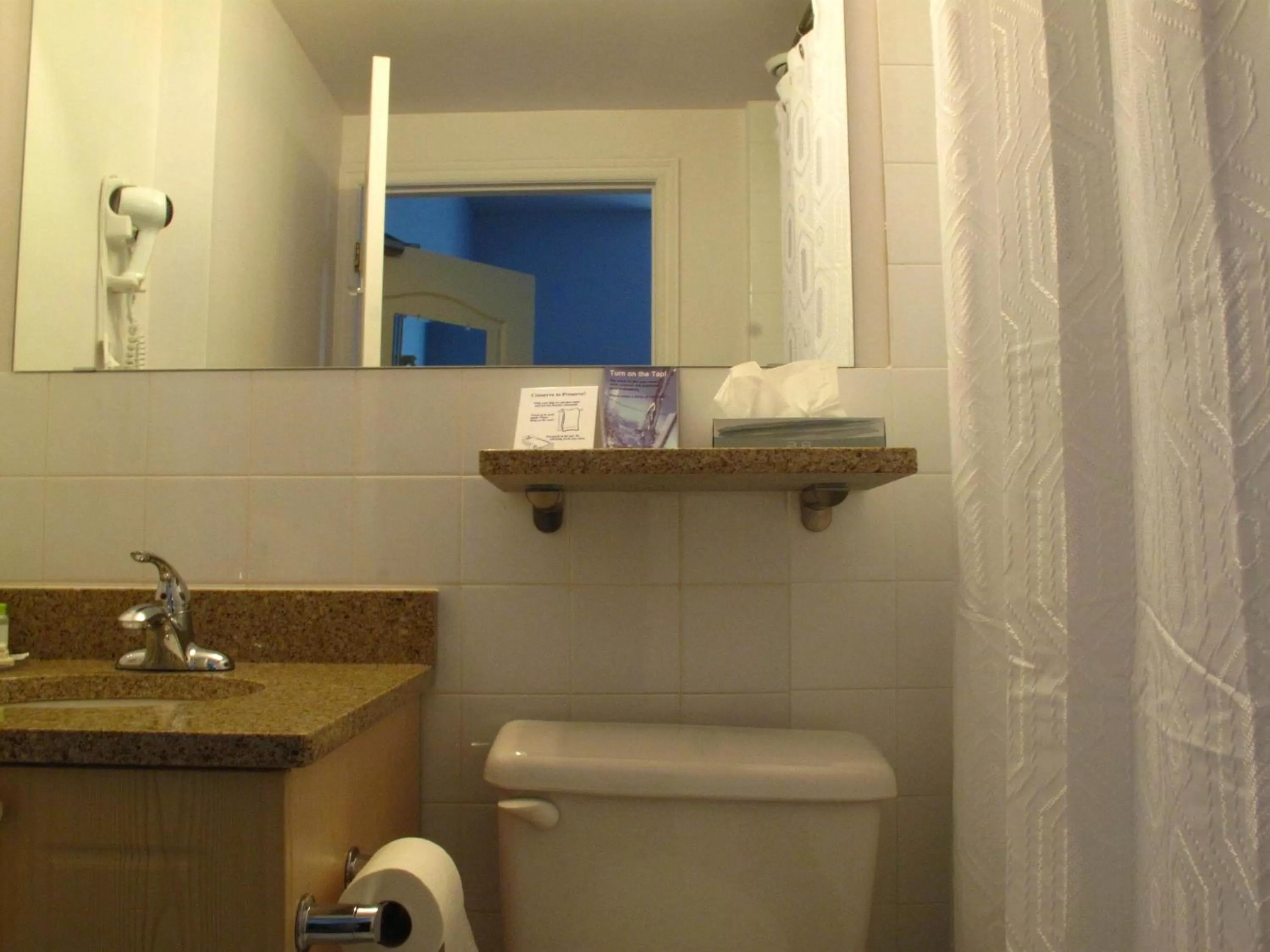 Toilet in Garden South Park Inn