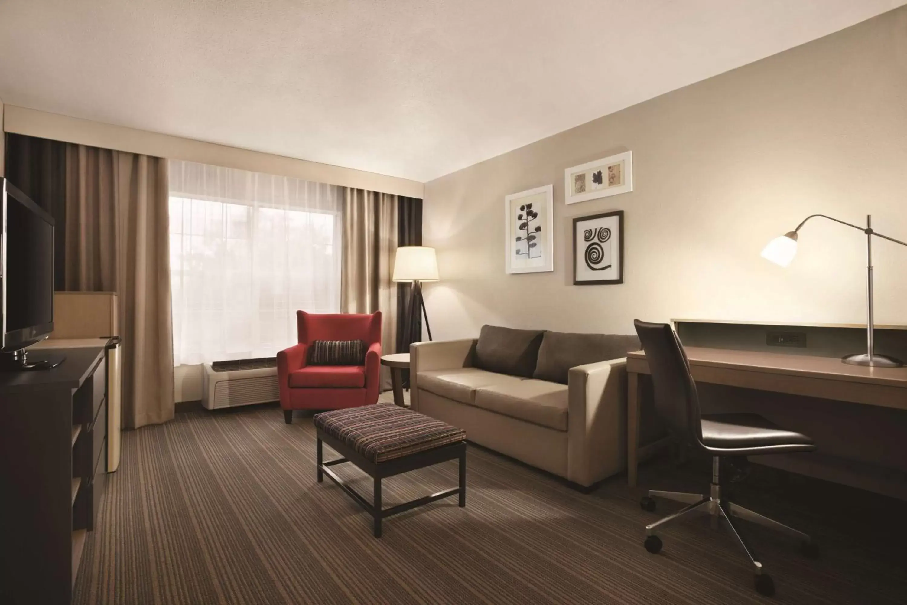 Photo of the whole room, Seating Area in Country Inn & Suites by Radisson, Newnan, GA