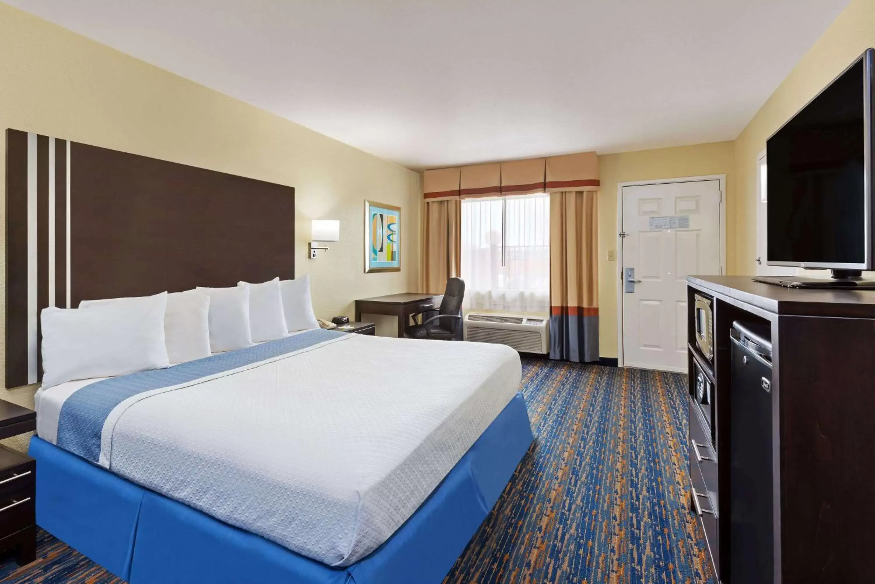 Photo of the whole room in Days Inn by Wyndham San Antonio Northwest/Seaworld