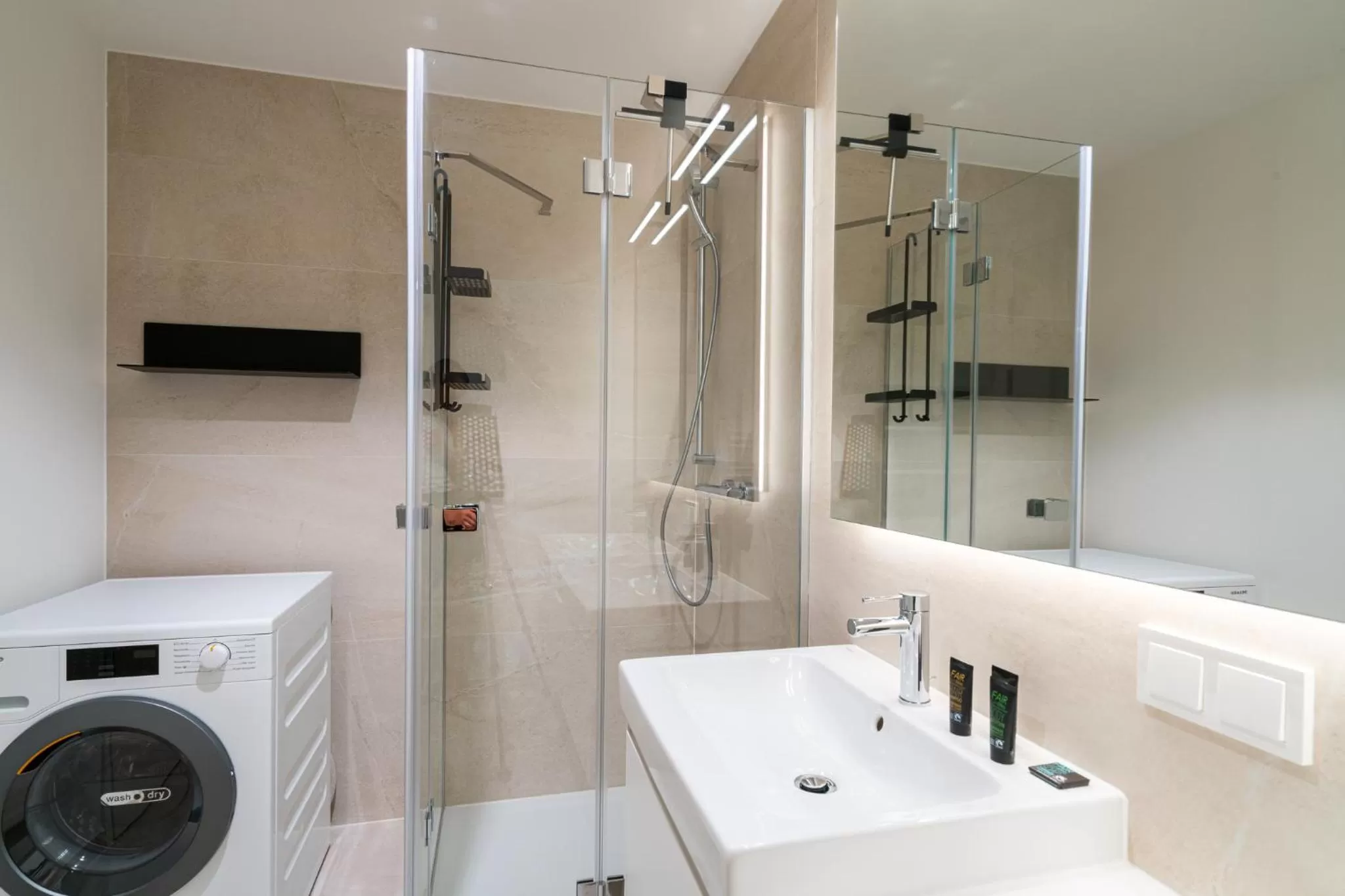 Bathroom in Vienna Residence, Marina Tower - Danube