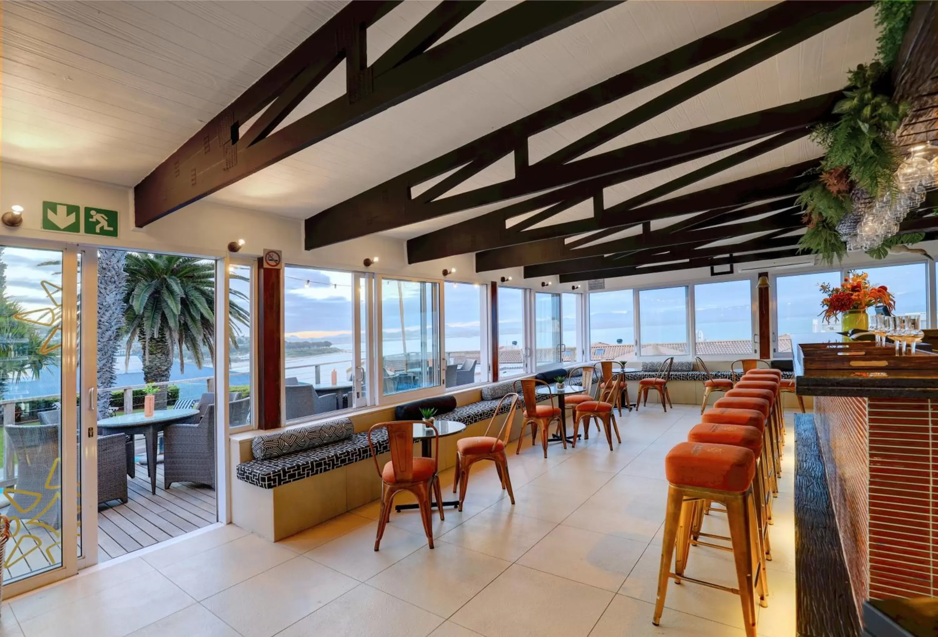 Lounge or bar, Restaurant/Places to Eat in Protea Hotel by Marriott Mossel Bay