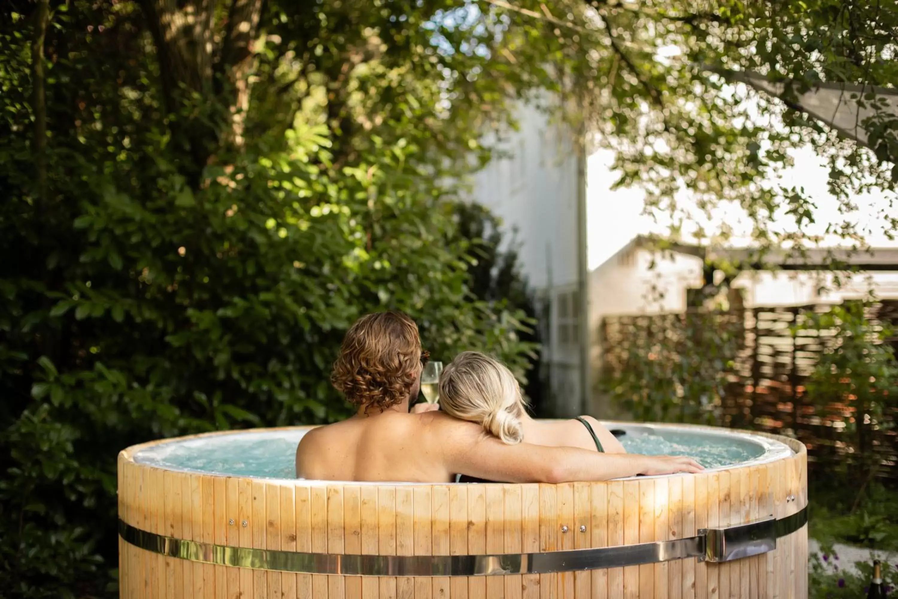 Hot Tub, Swimming Pool in Boetiekhotel De Kastanjehof
