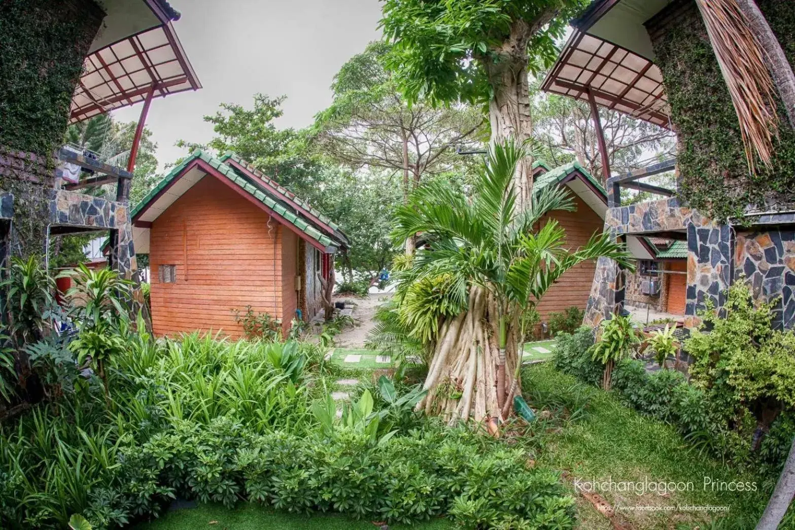 Garden view, Property Building in Koh Chang Lagoon Princess