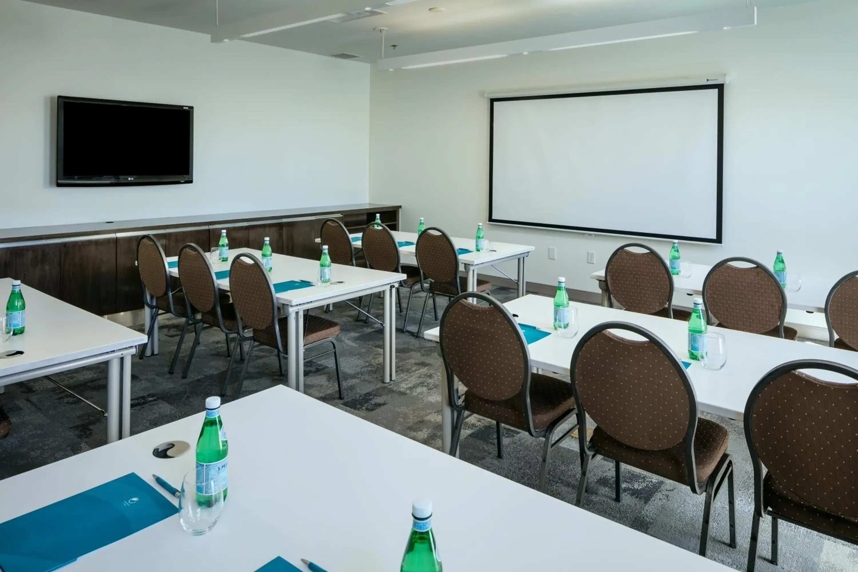 Meeting/conference room in Element Las Vegas Summerlin