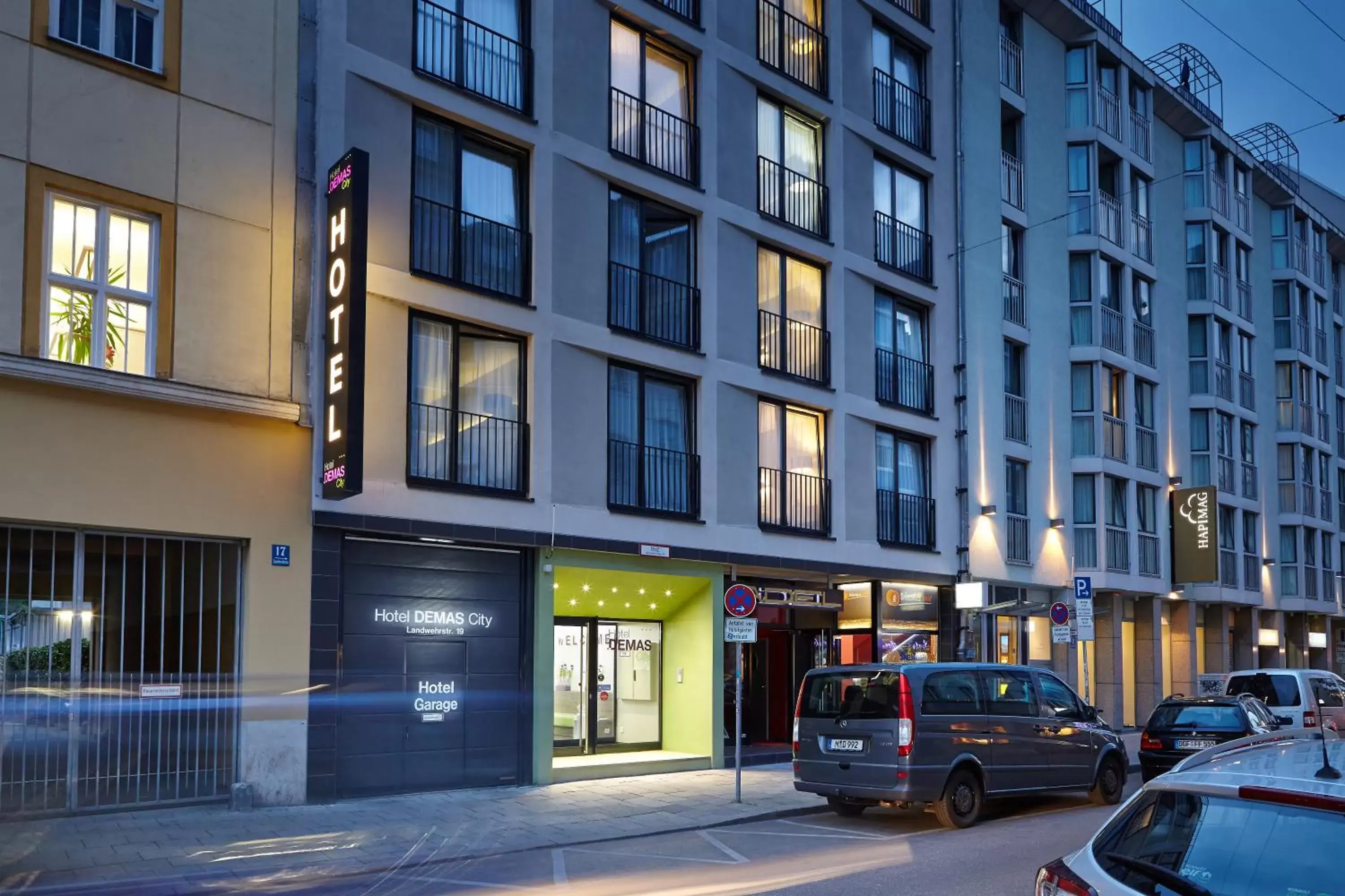 Facade/entrance in Hotel Demas City Facade/entrance in Hotel Demas City