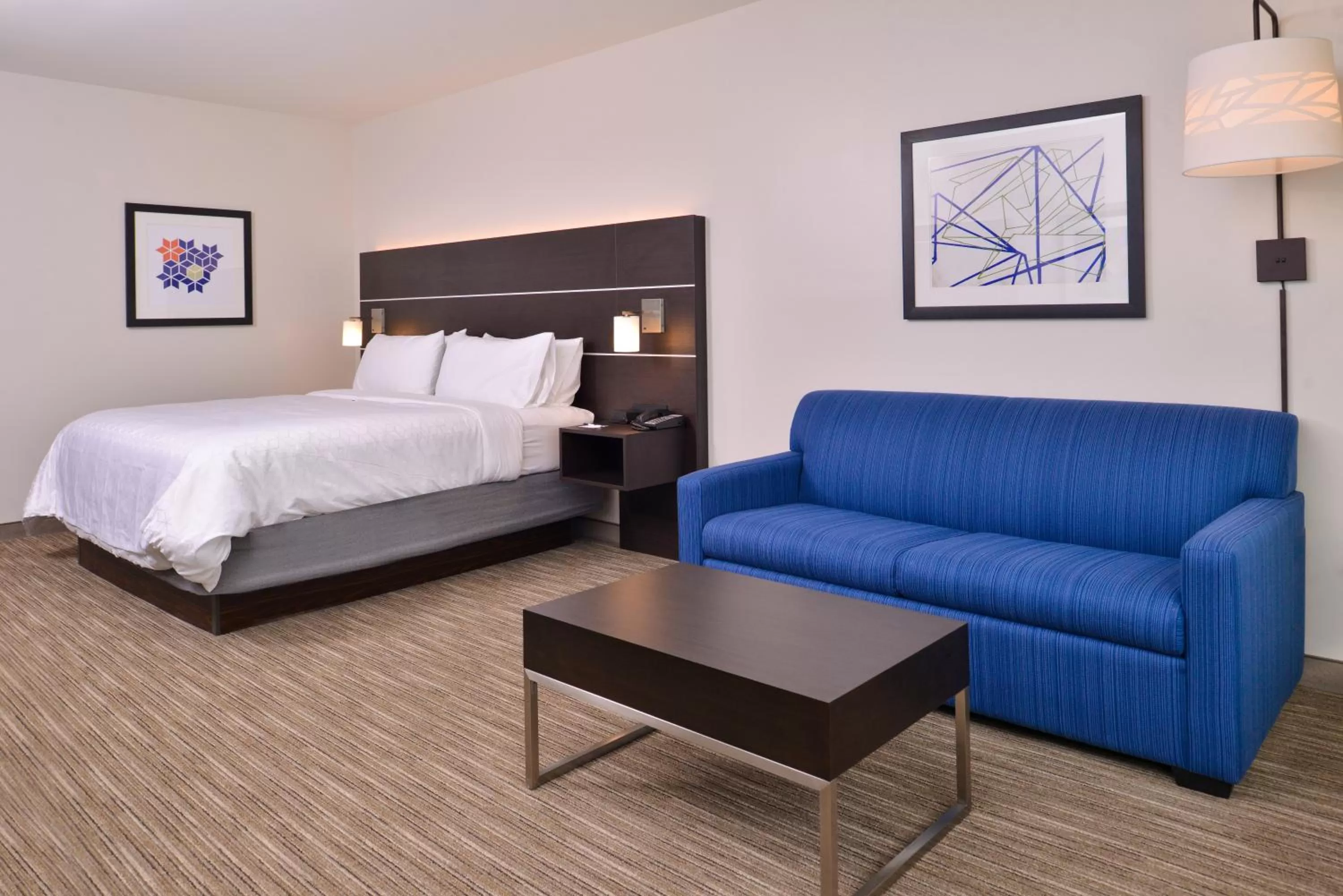 Photo of the whole room, Bed in Holiday Inn Express & Suites - Mall of America - MSP Airport by IHG