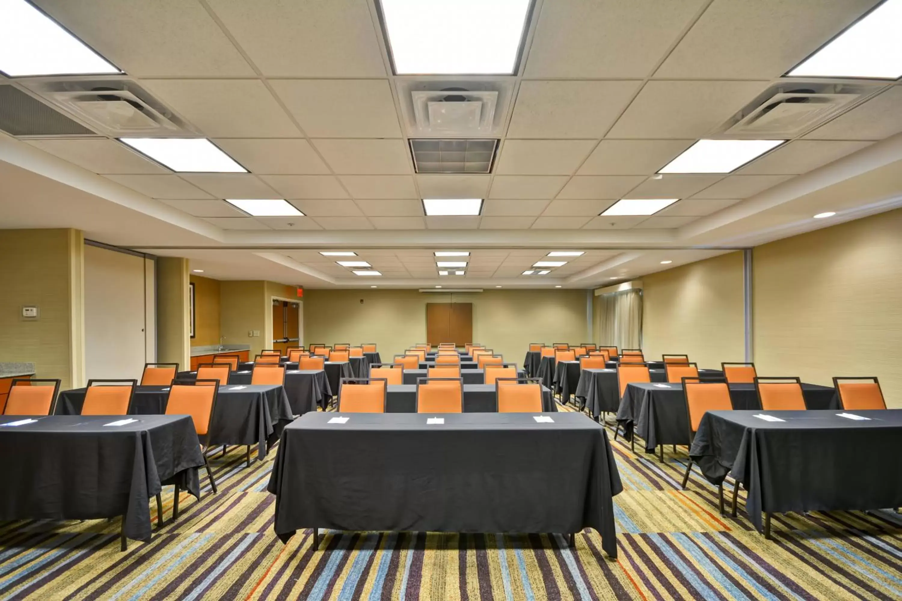 Meeting/conference room in Fairfield Inn and Suites by Marriott Birmingham Fultondale / I-65