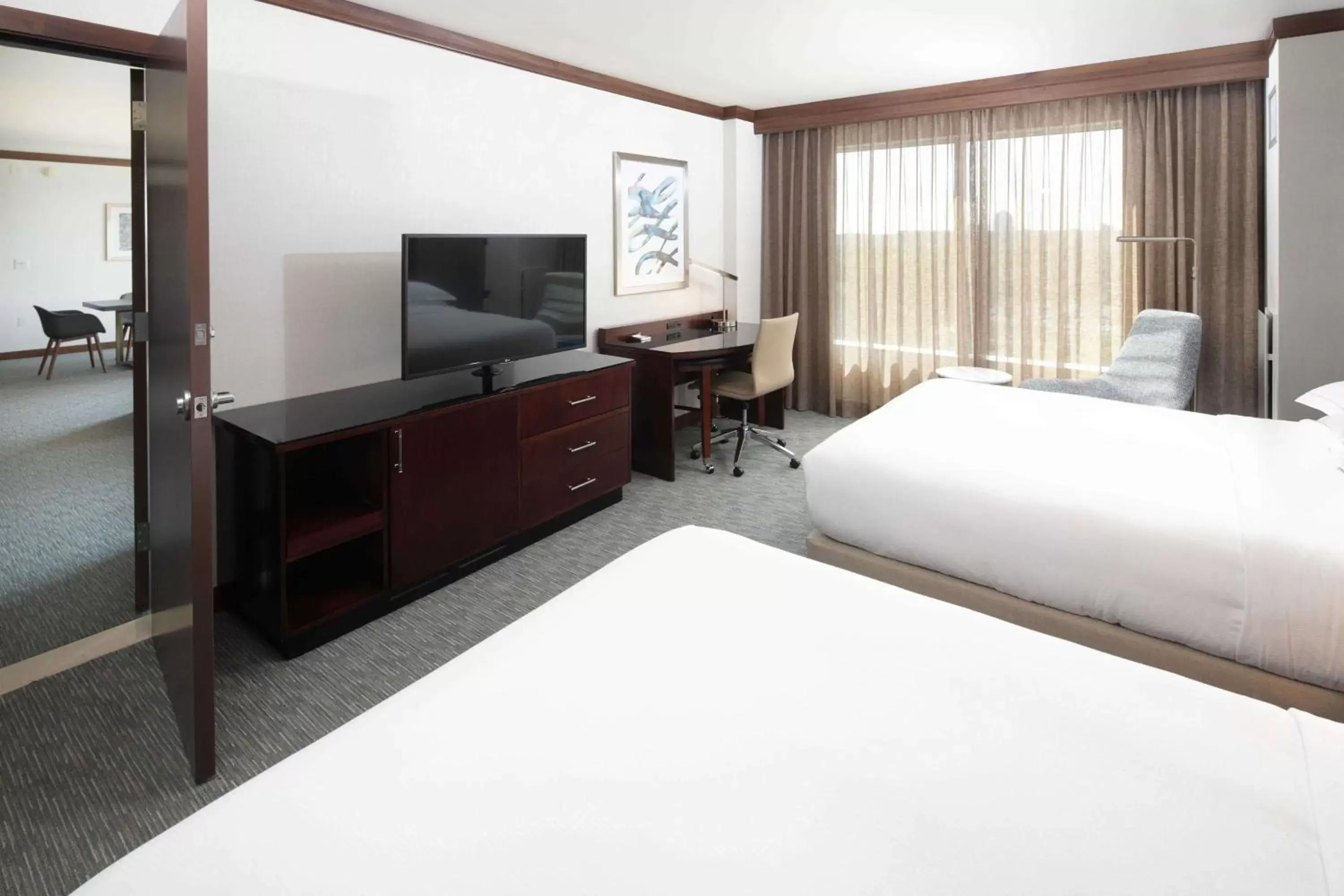 Bedroom, Bed in Hilton Minneapolis Bloomington