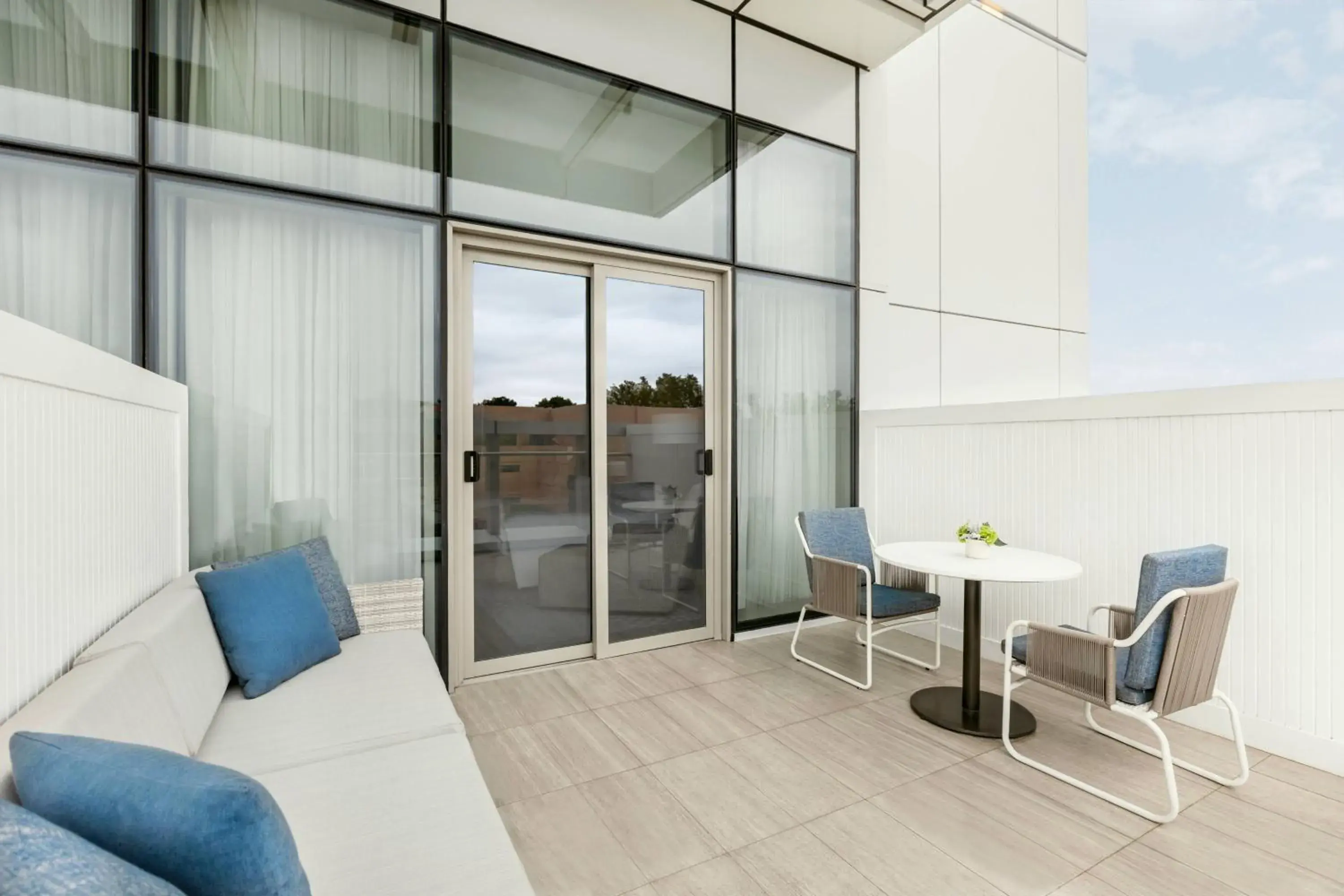 Photo of the whole room, Balcony/Terrace in Clark Marriott Hotel