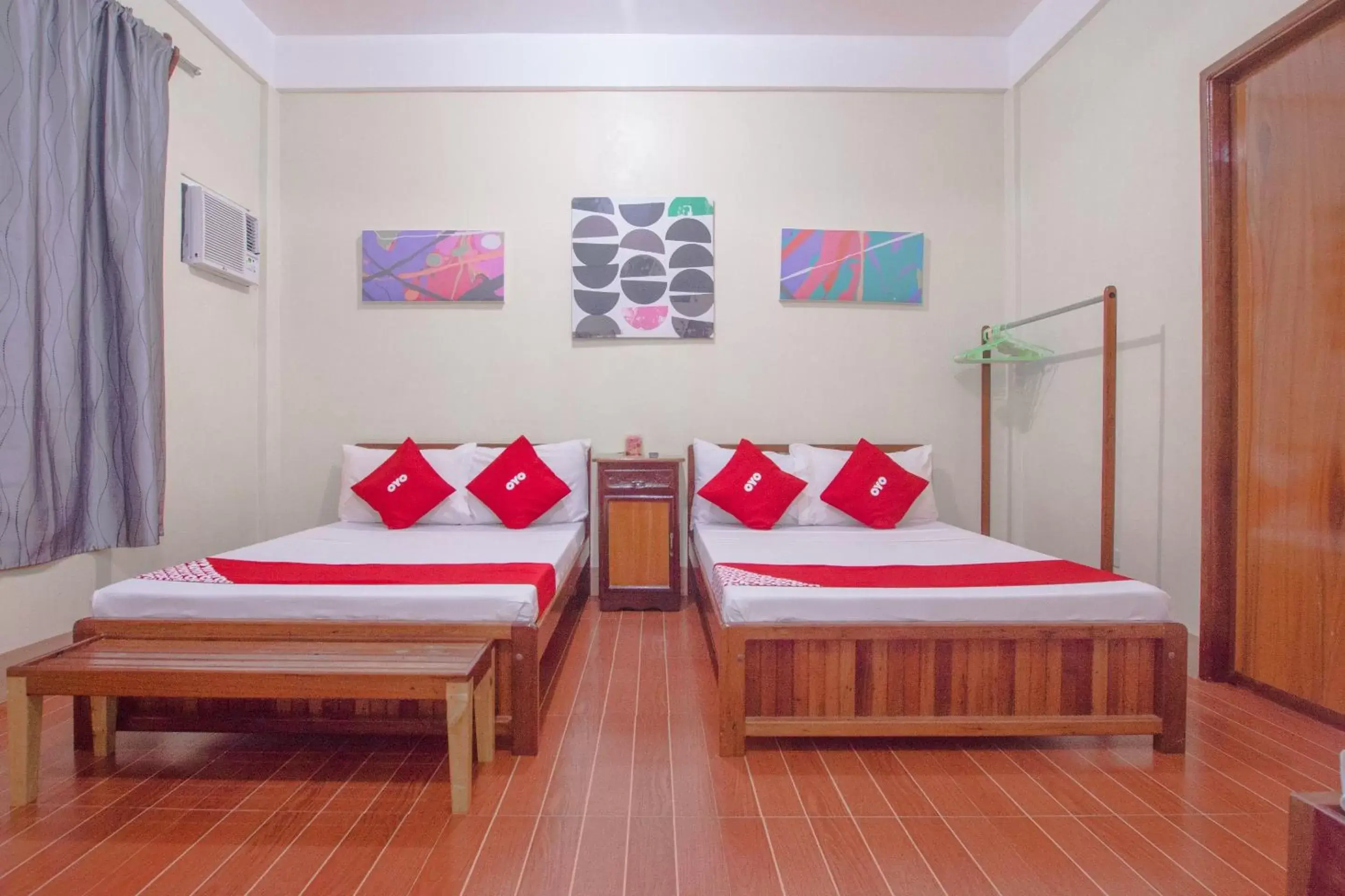 Photo of the whole room, Bed in OYO 658 Roccksar Pension