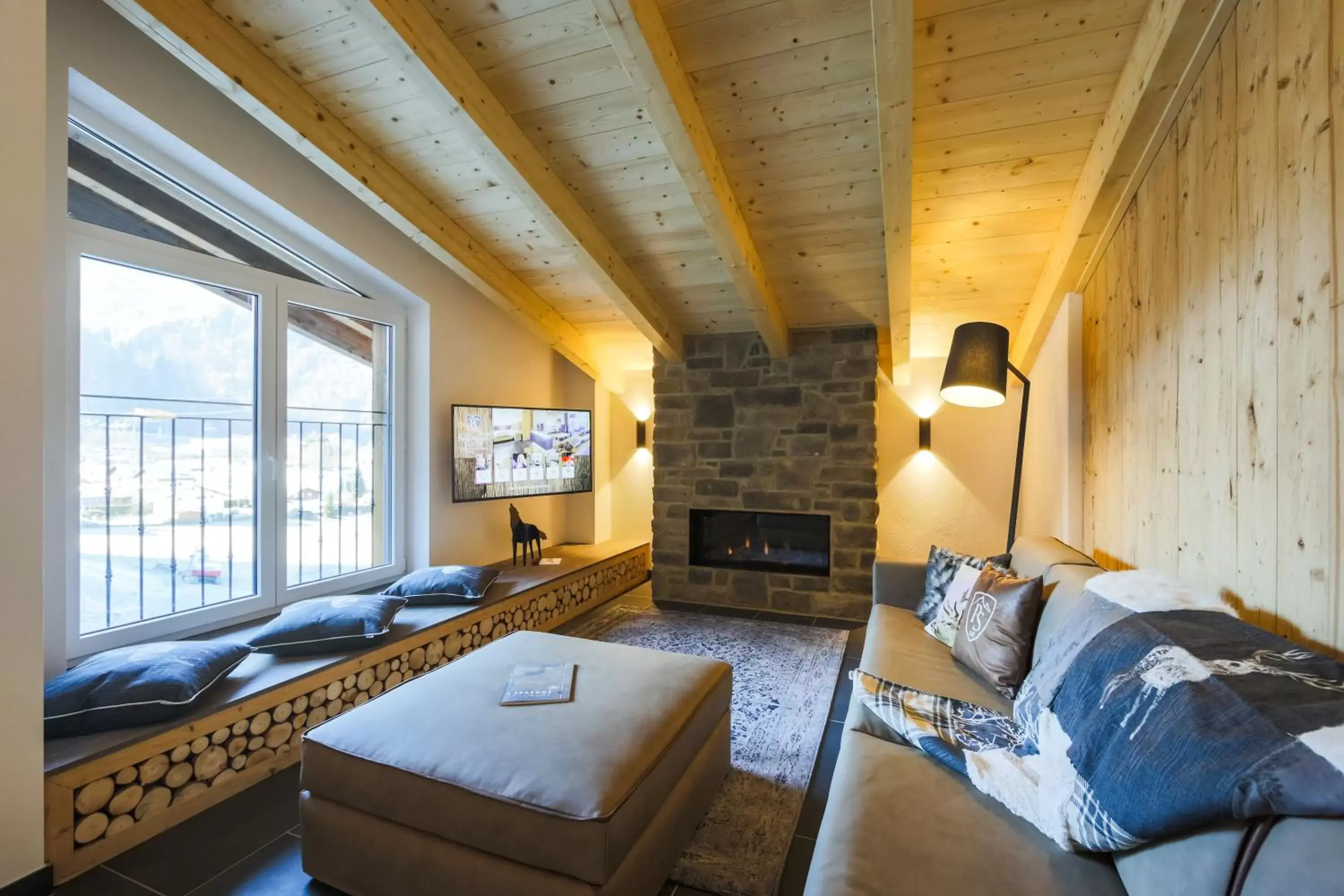 TV and multimedia, Bed in AvenidA Panorama Suites TV and multimedia, Bed in AvenidA Panorama Suites