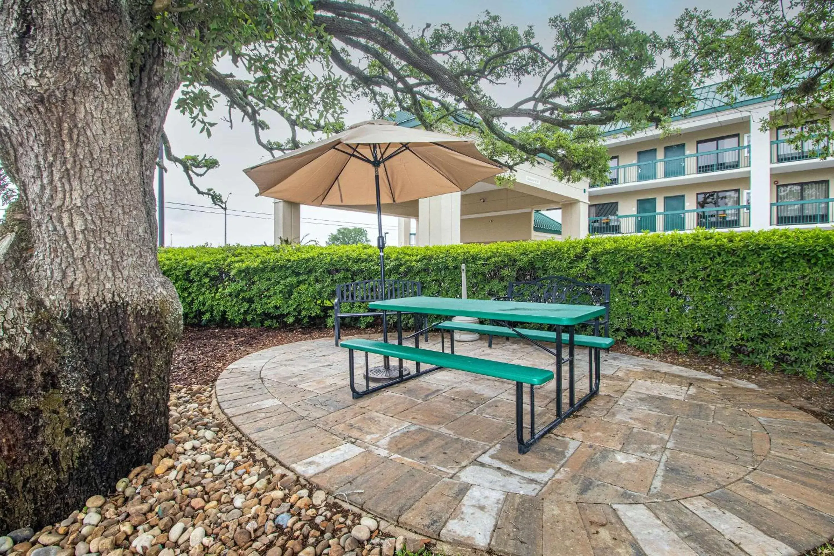 Property building in Econo Lodge Inn & Suites Foley-North Gulf Shores