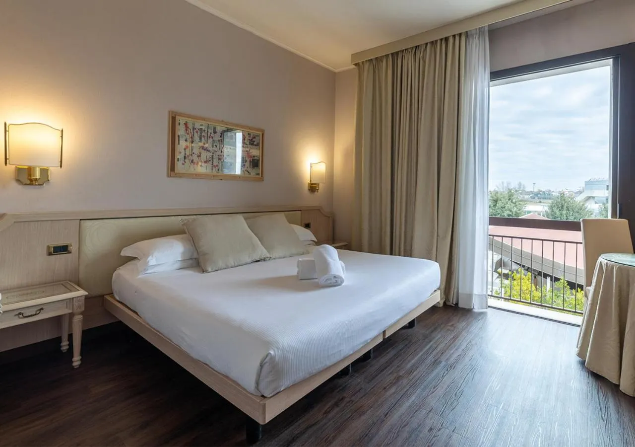 Photo of the whole room, Bed in Hotel Salus Terme - Adults Only