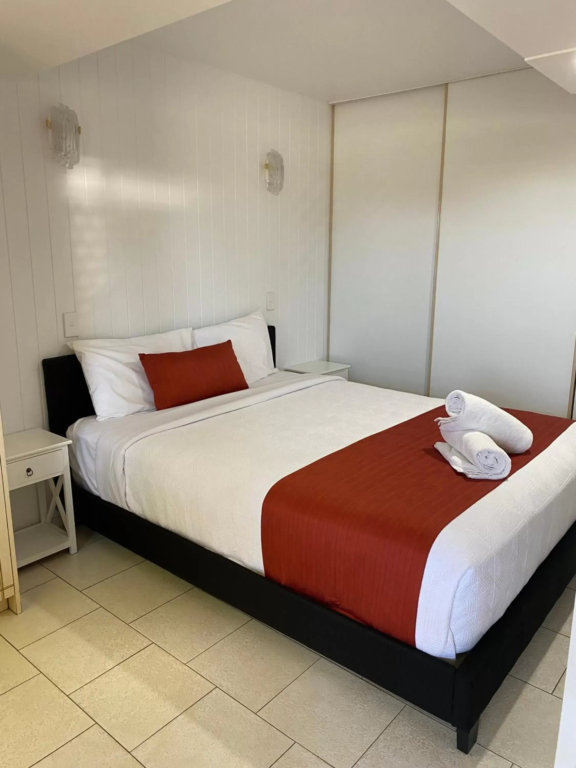 Bed in Iluka Motel
