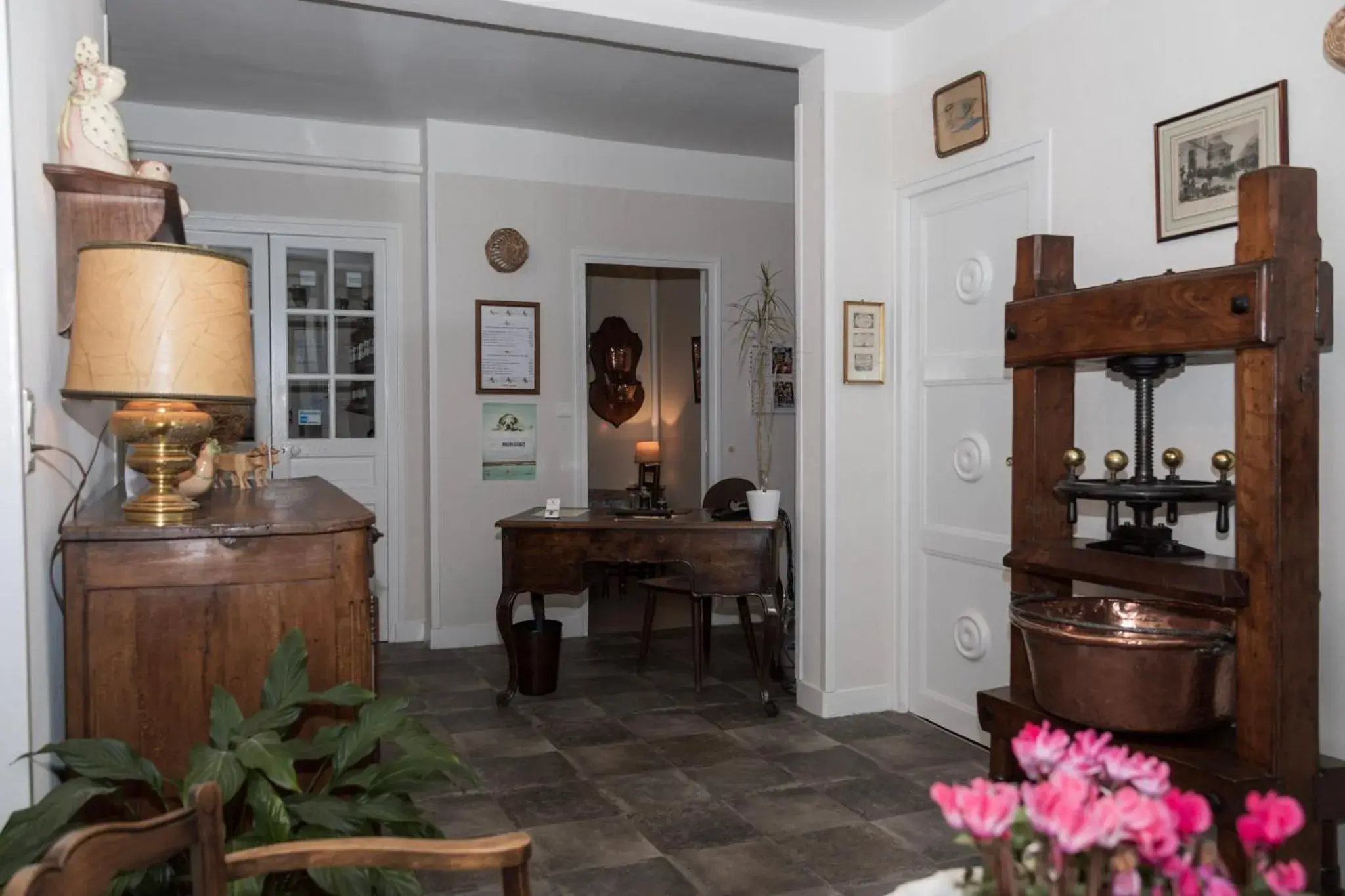 Lobby or reception in Cit'Hotel Aéro-Hotel Lobby or reception in Cit'Hotel Aéro-Hotel