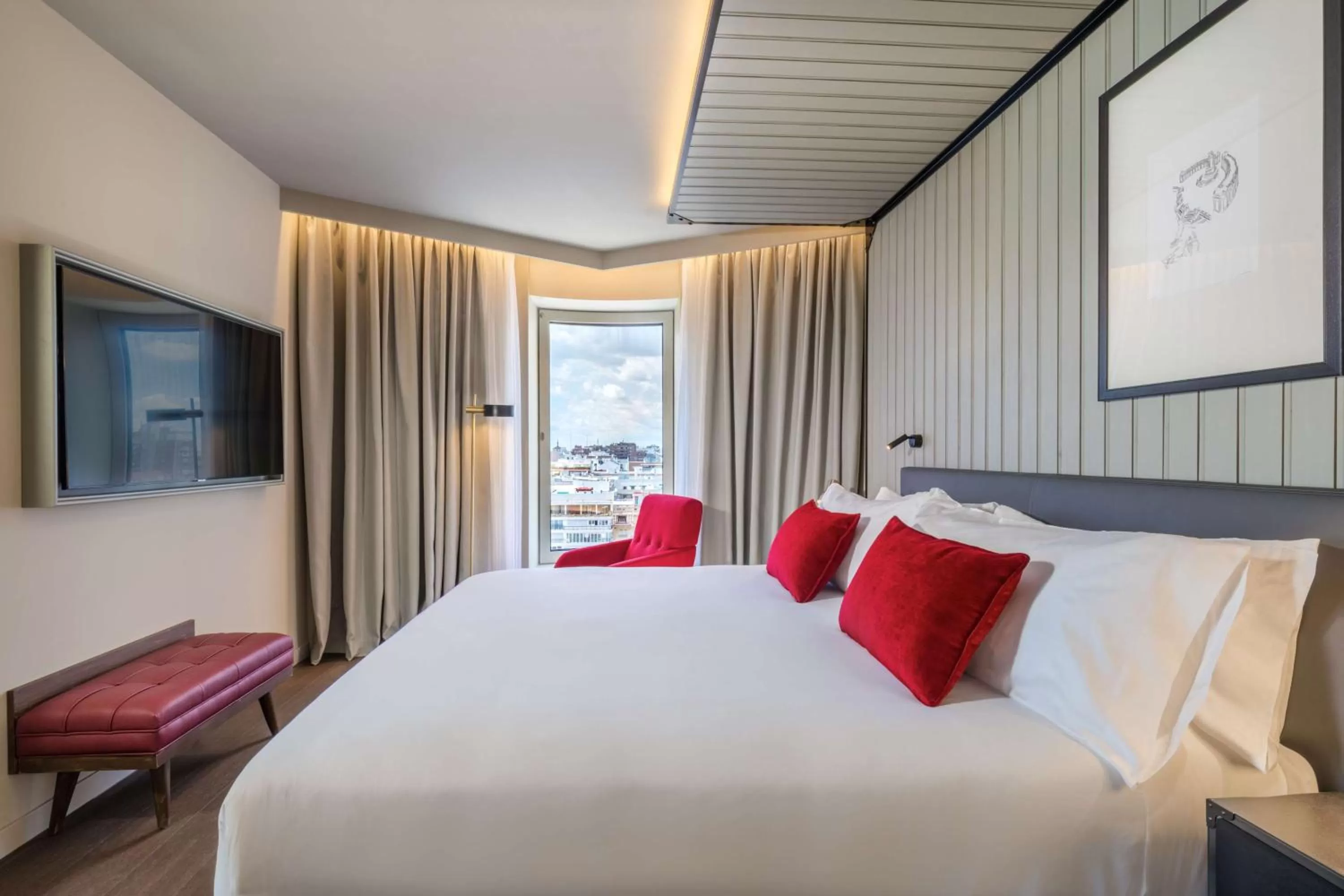 Bedroom, Bed in Canopy by Hilton Madrid Castellana