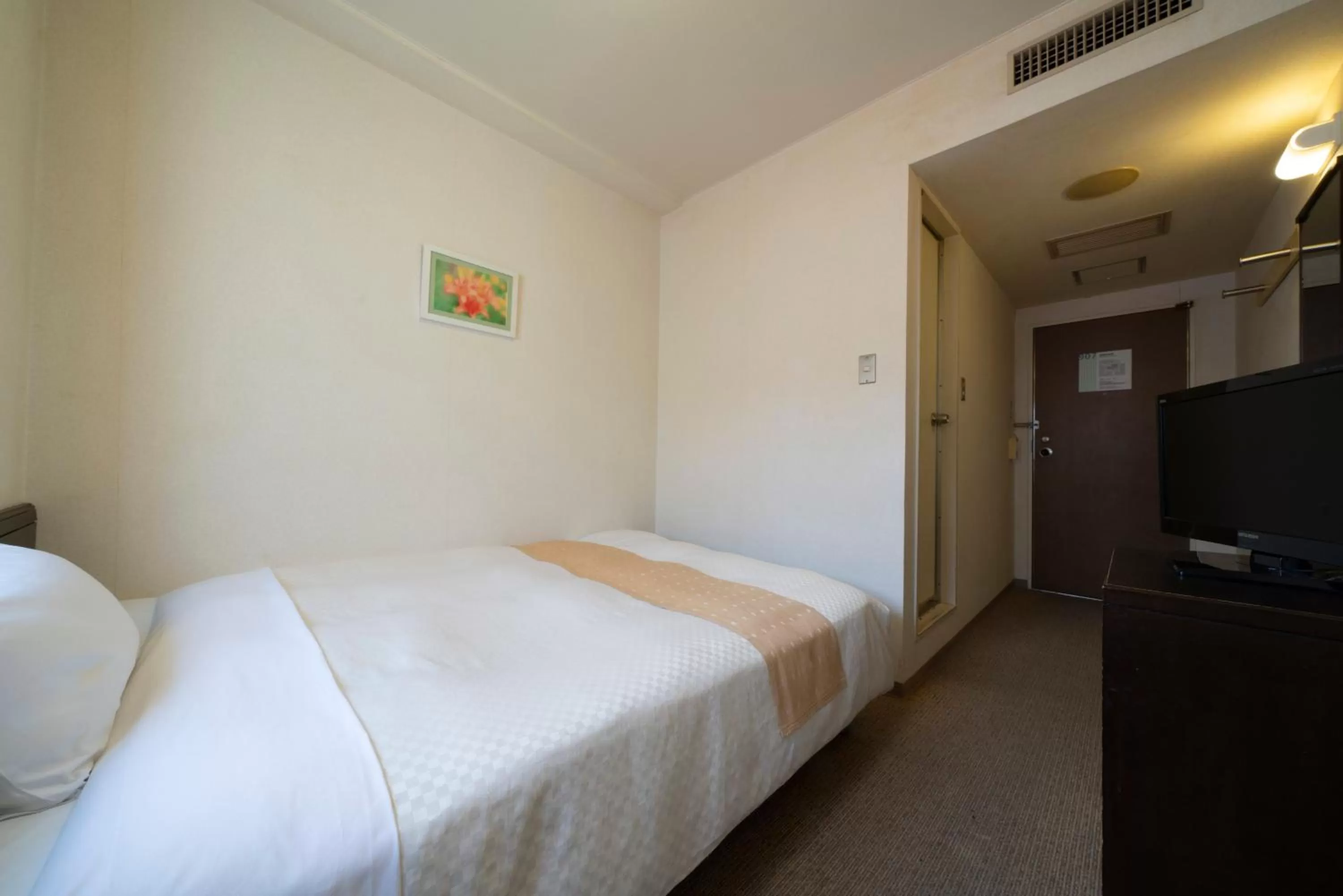 Photo of the whole room, Bed in Hotel S-plus Nagoya Sakae