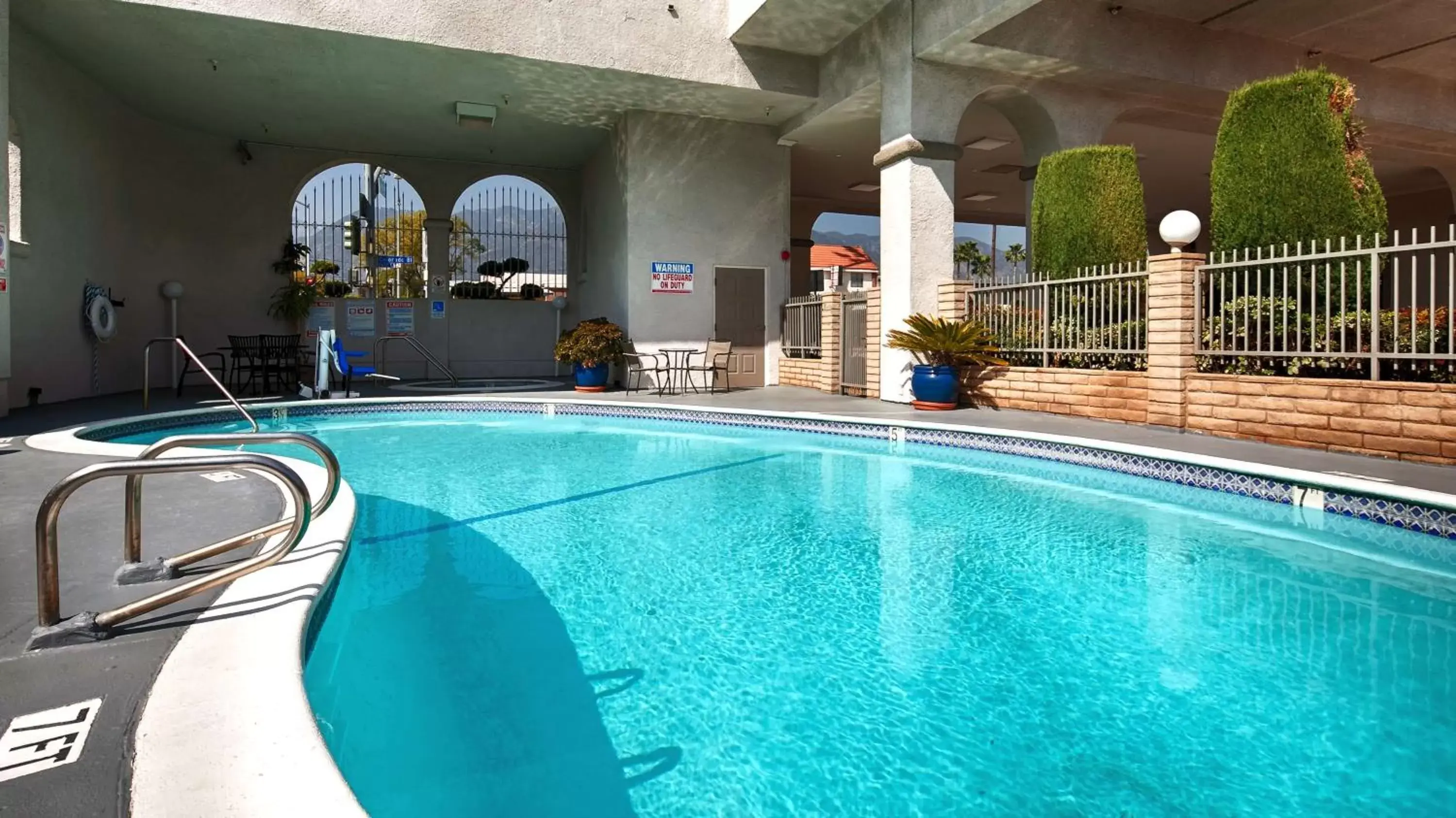 On site, Swimming Pool in Best Western Pasadena Royale Inn & Suites